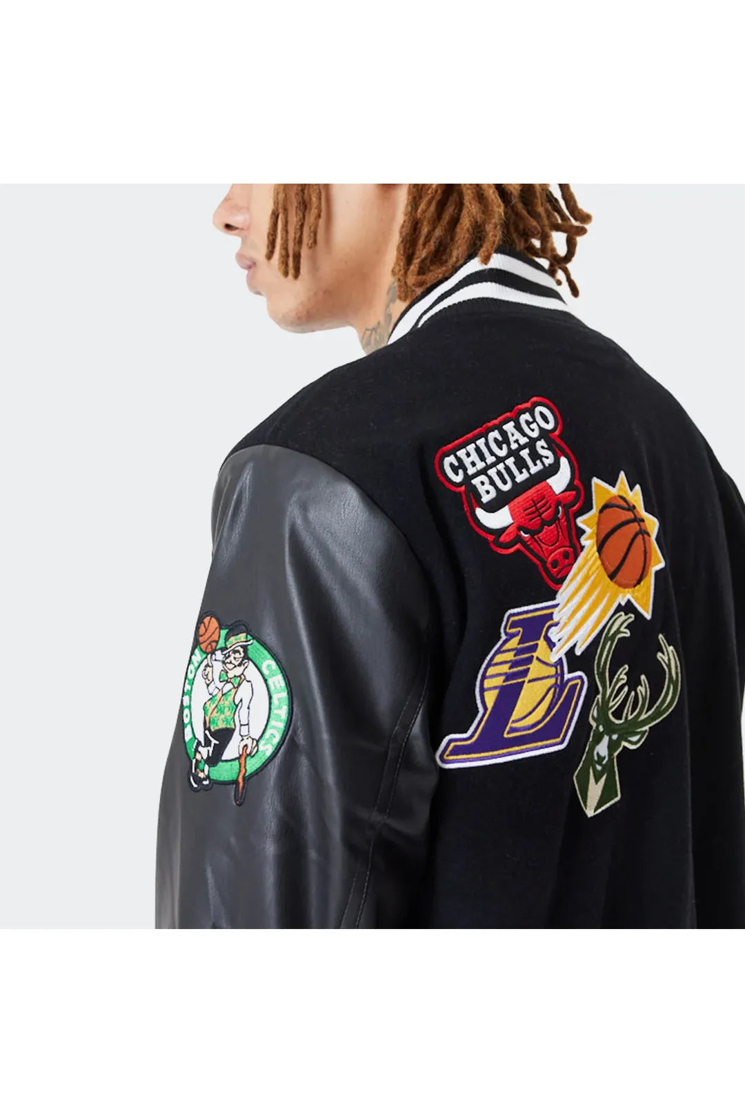 NBA BADGE VARSITY JACKET
New era - Butterfly Sneakers