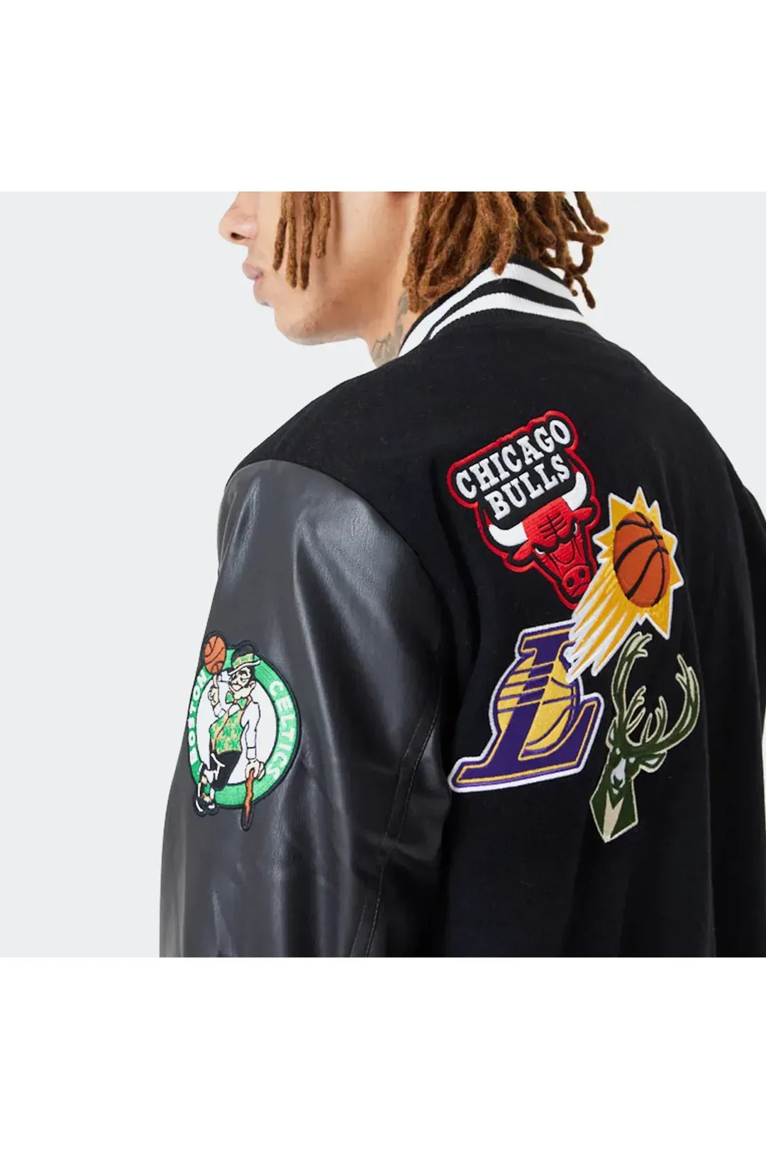 NBA BADGE VARSITY JACKET
New era - Butterfly Sneakers