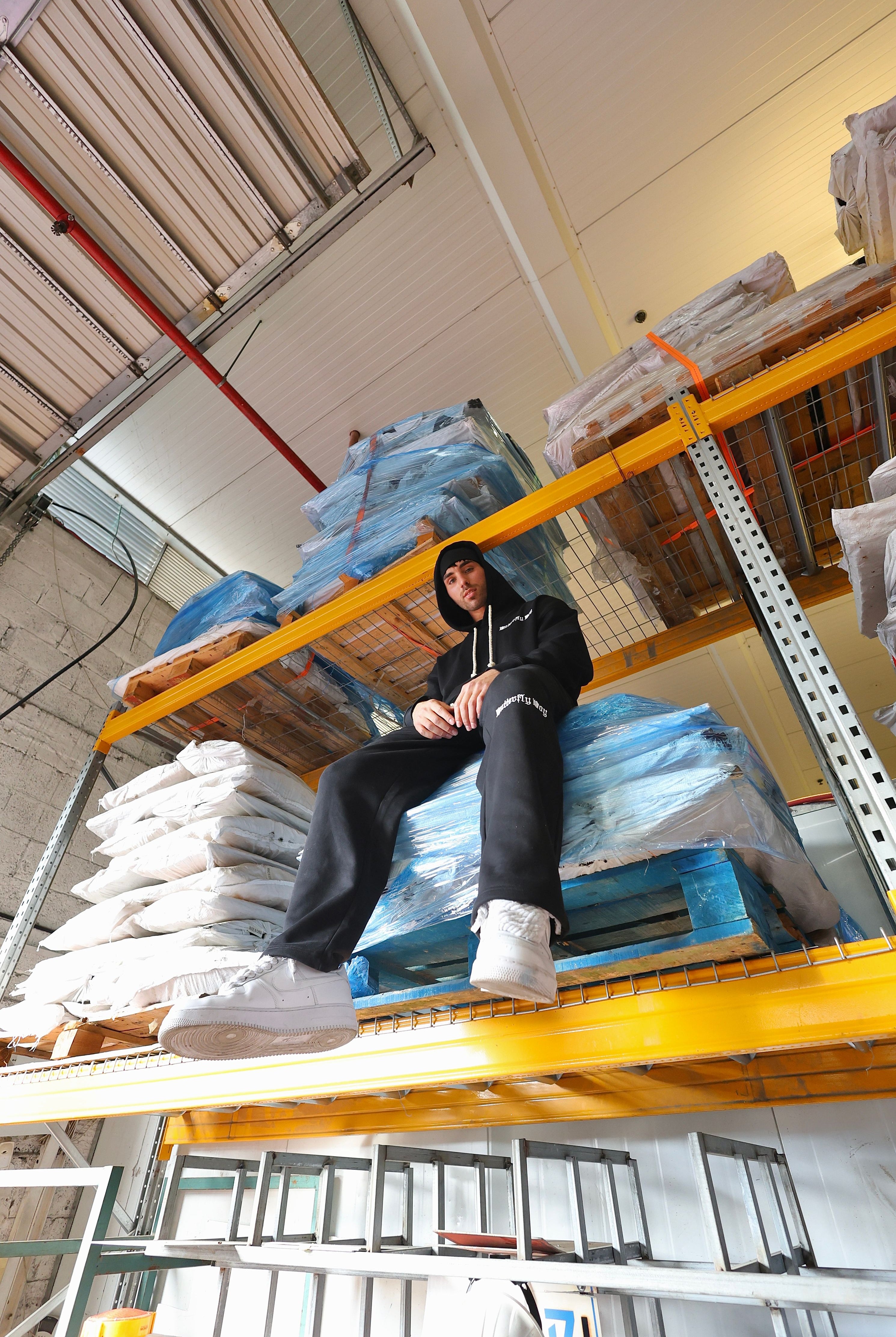 מכנסיים OS BUTTERFLY BLK עם רקמה - Butterfly Sneakers