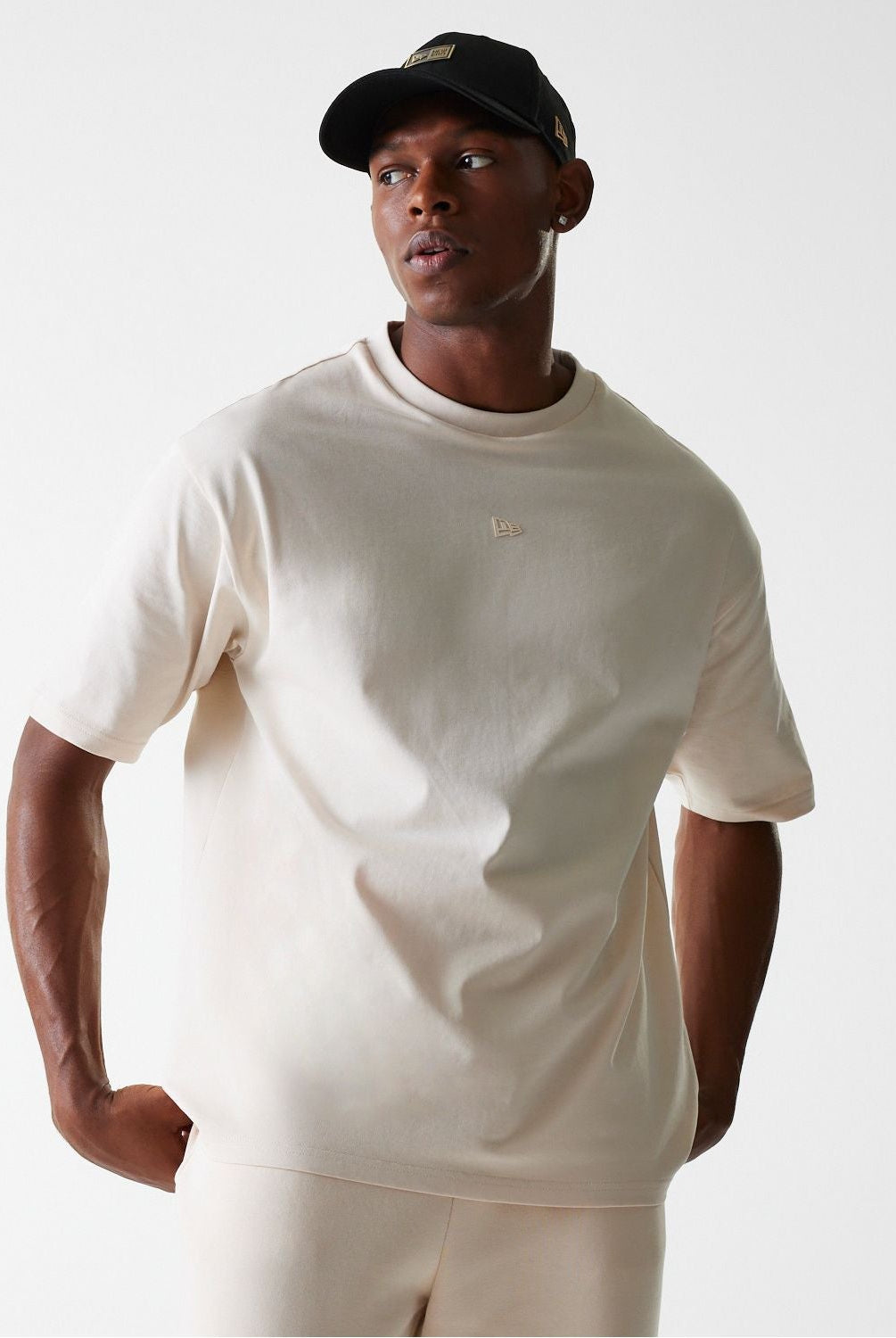 TECH TEE LTC חולצת טי שירט שרוול קצר - Butterfly Sneakers