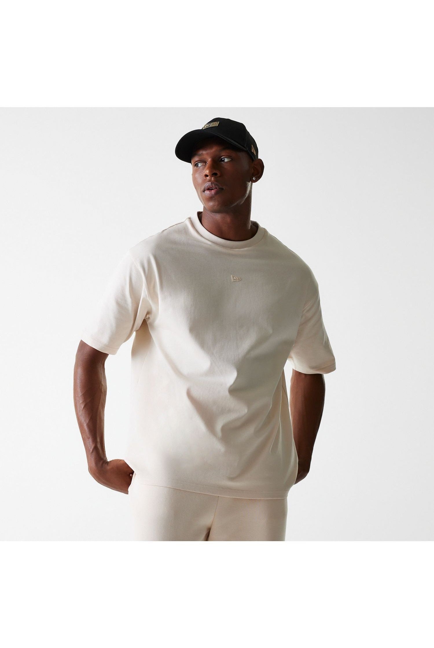 TECH TEE LTC חולצת טי שירט שרוול קצר - Butterfly Sneakers