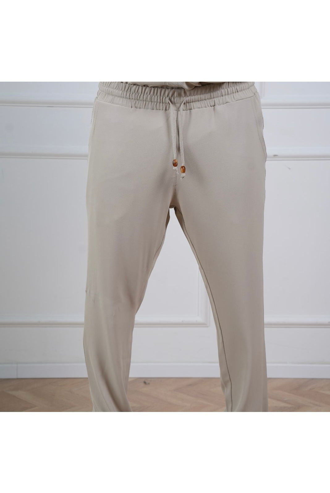 Elegant New York Pants - Beige - Butterfly Sneakers