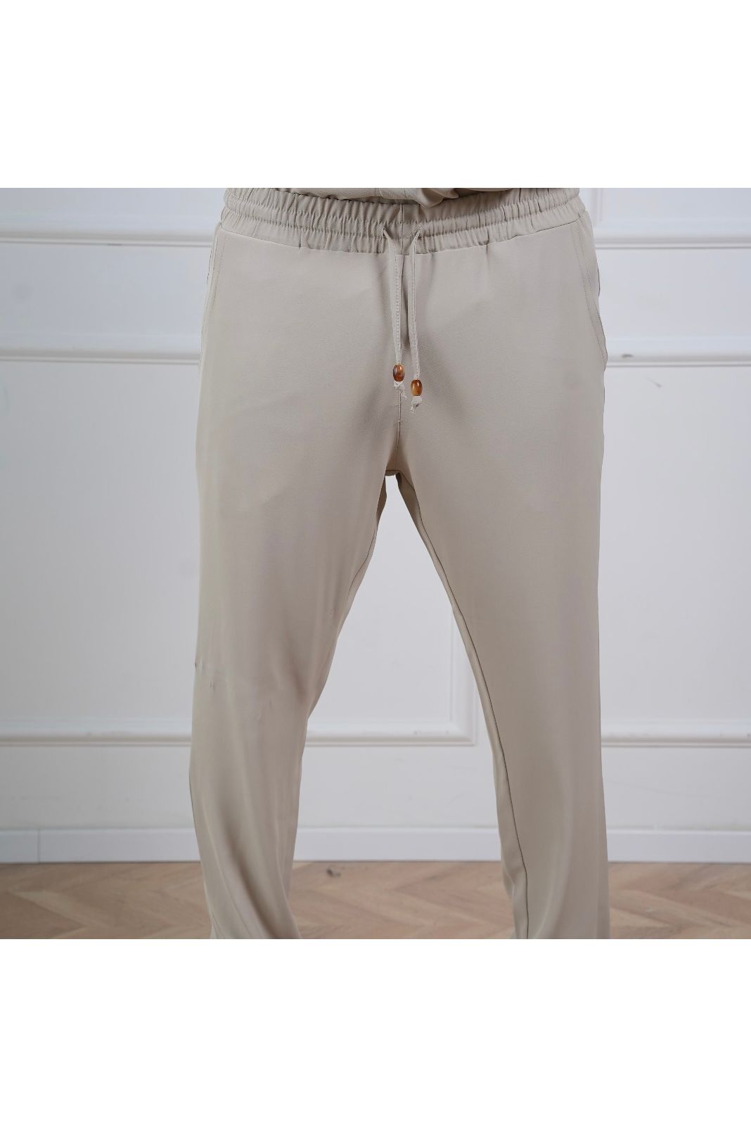 Elegant New York Pants - Beige - Butterfly Sneakers