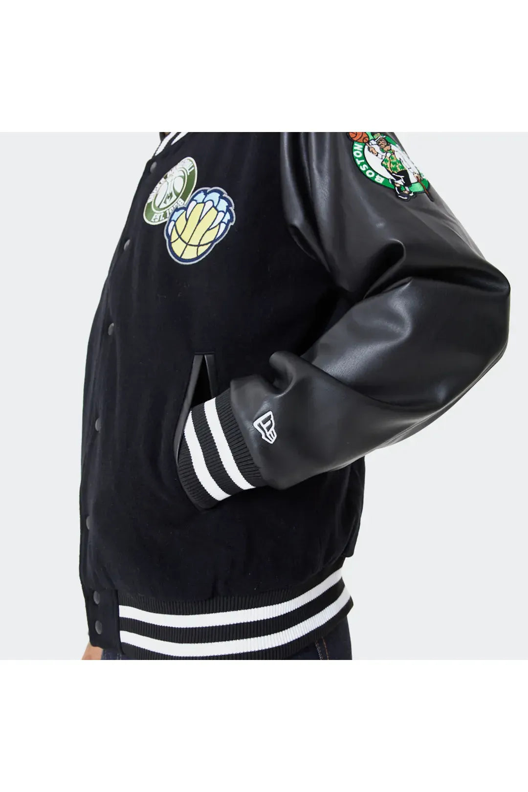 NBA BADGE VARSITY JACKET
New era - Butterfly Sneakers