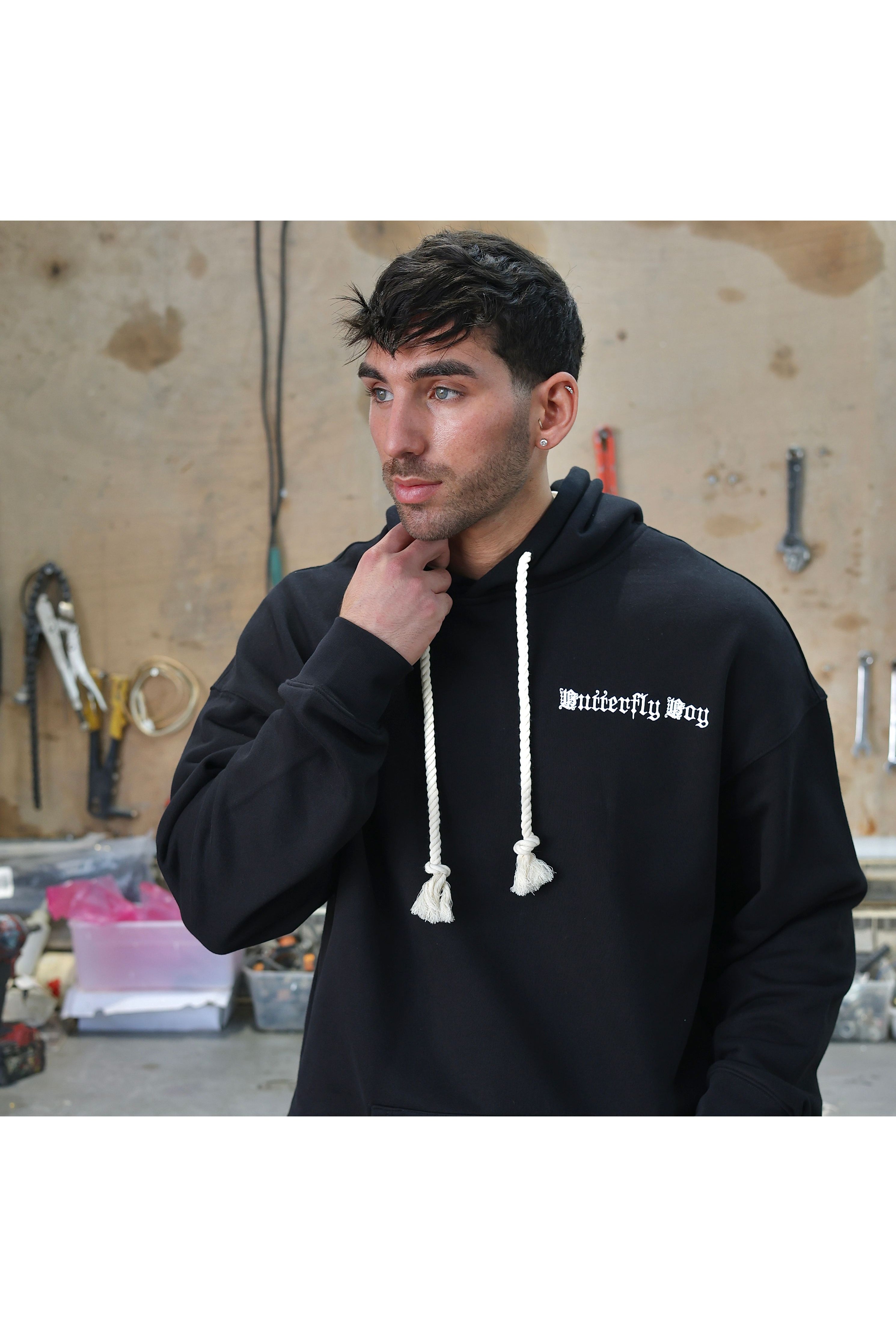 קפוצ'ון BUTTERFLY BLK עם רקמה - Butterfly Sneakers