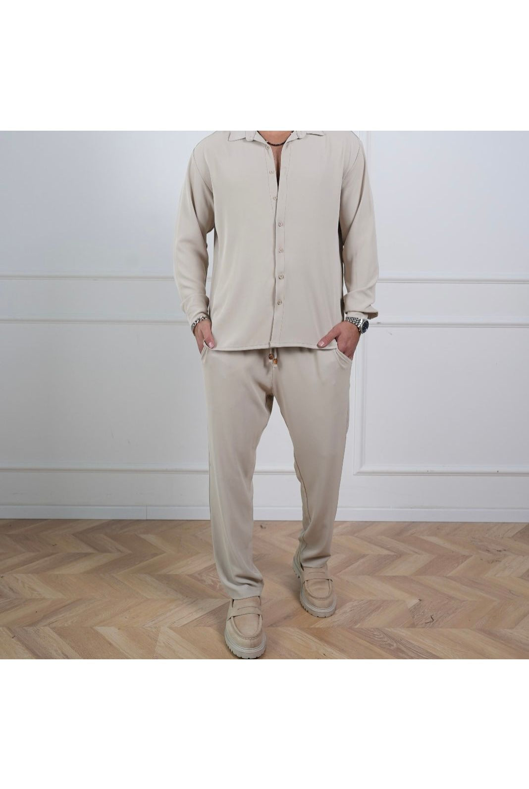 Elegant New York Pants - Beige - Butterfly Sneakers