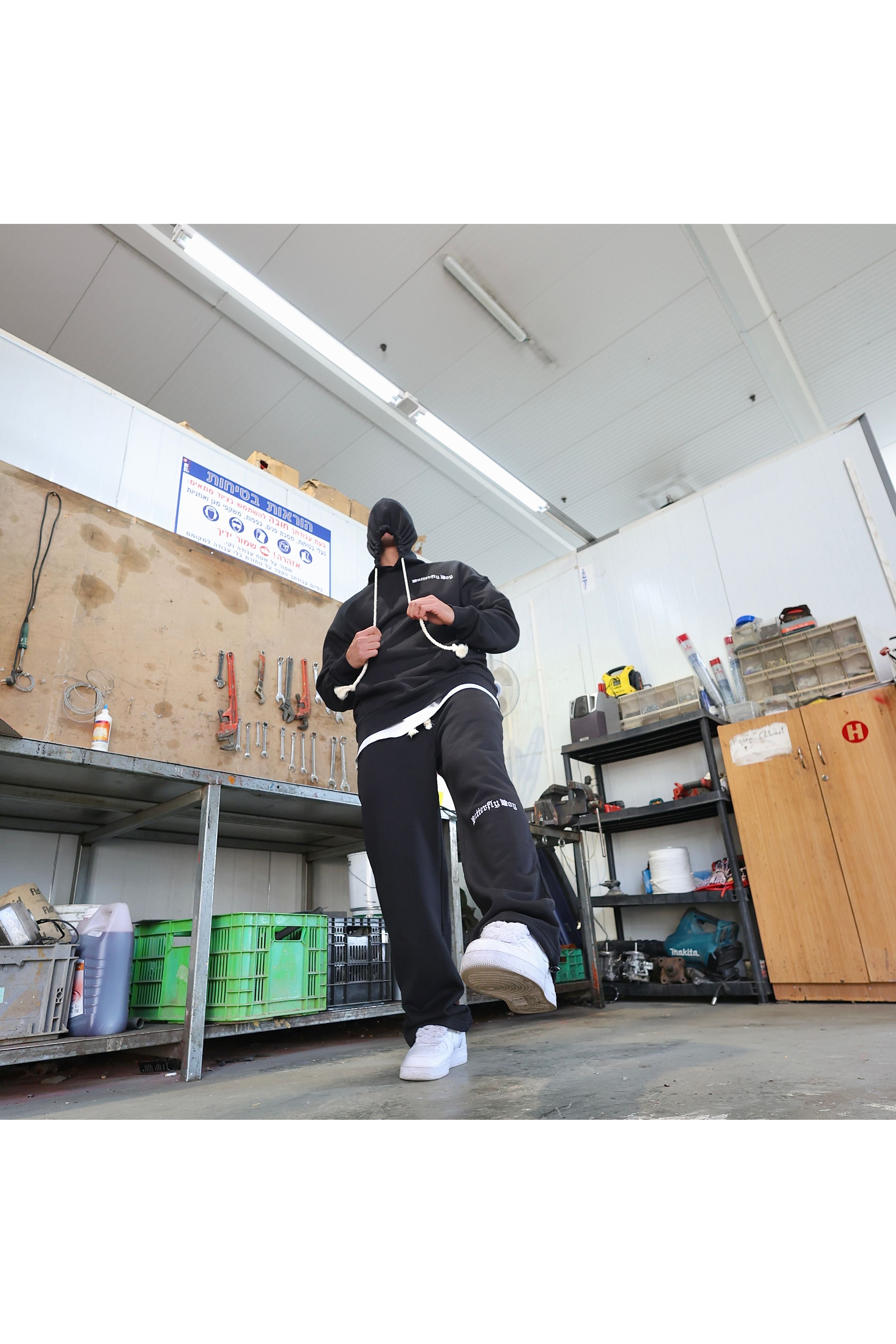 מכנסיים OS BUTTERFLY BLK עם רקמה - Butterfly Sneakers