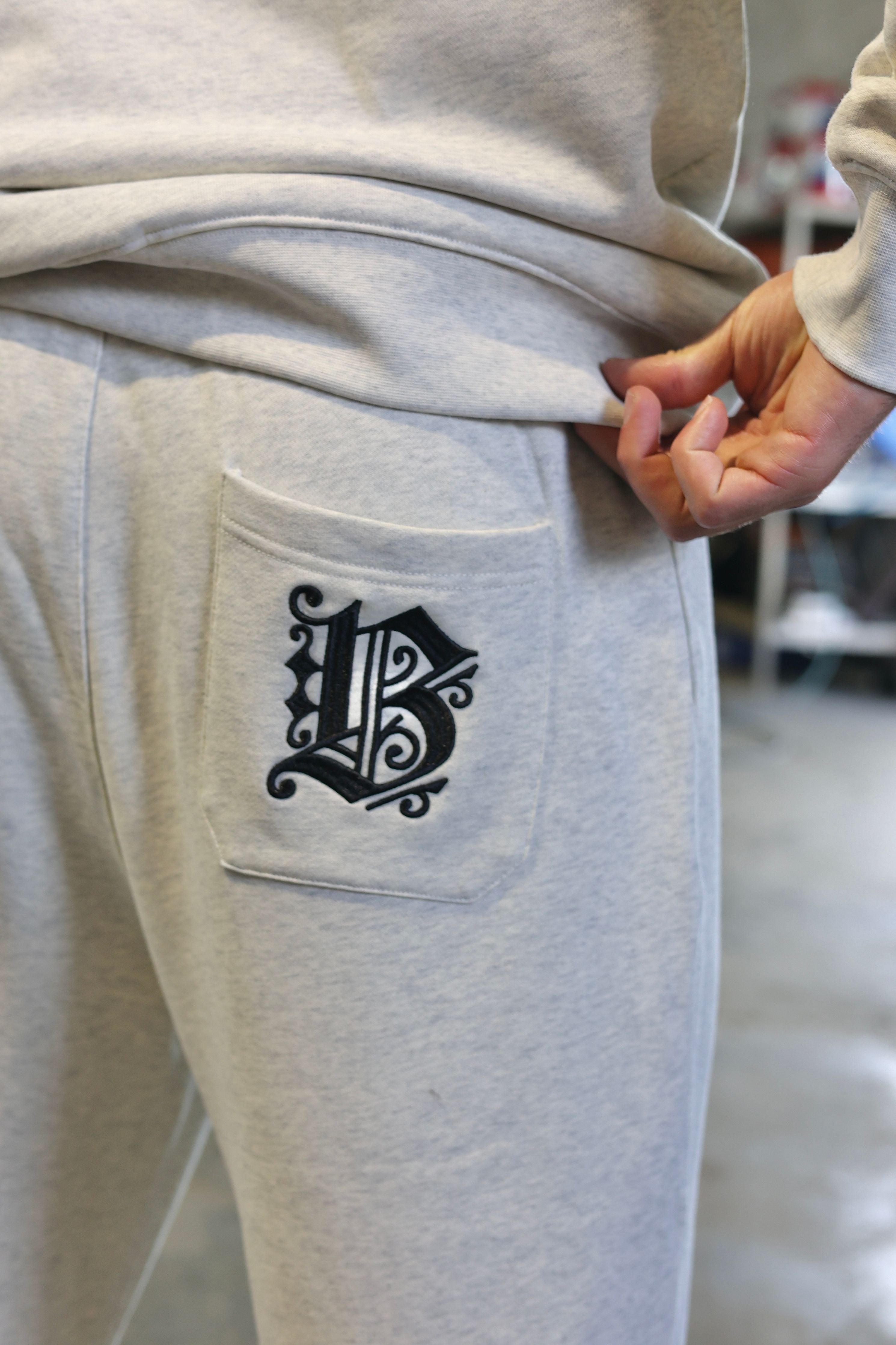 מכנסיים OS BUTTERFLY DRW עם רקמה - Butterfly Sneakers