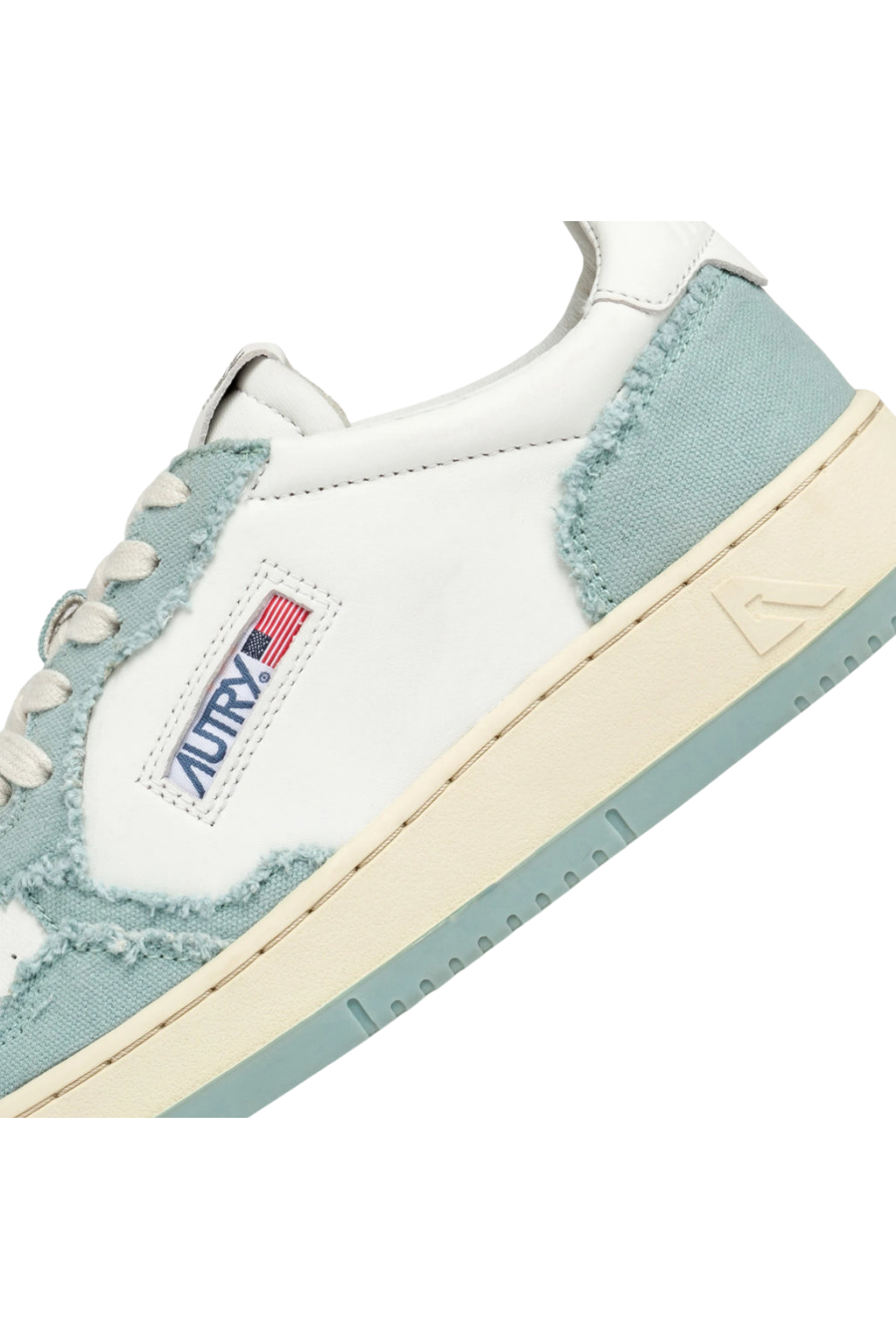 WHITE & LIGHT BLUE סניקרס - Butterfly Sneakers