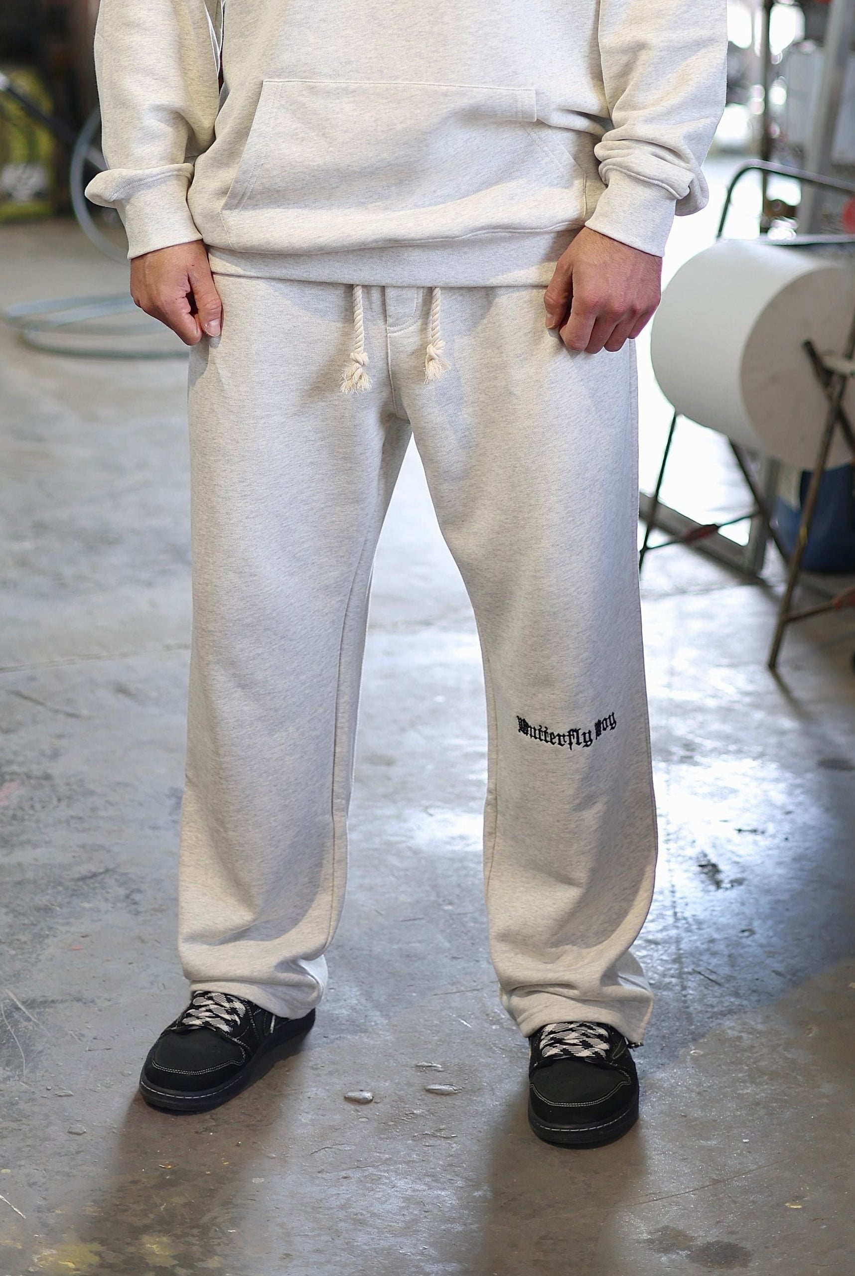 מכנסיים OS BUTTERFLY DRW עם רקמה - Butterfly Sneakers