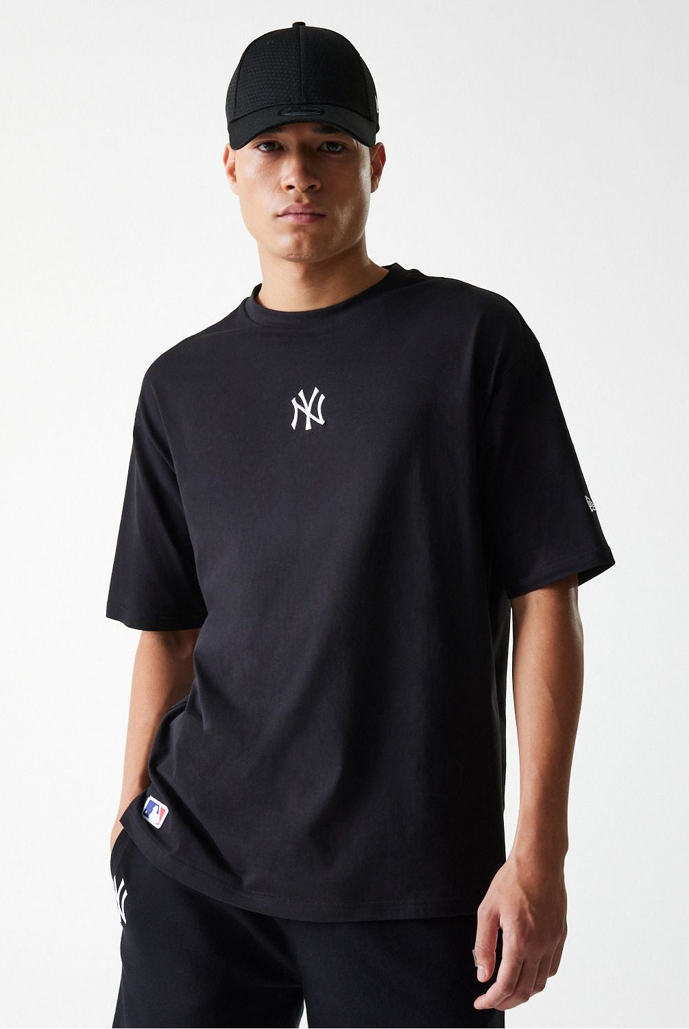 NOS MLB OS TEE BLK - Butterfly Sneakers