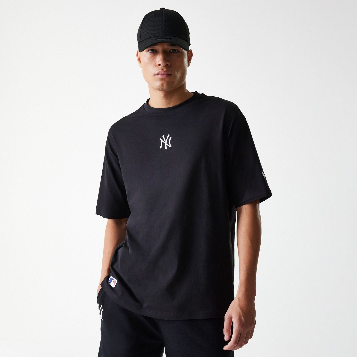 NOS MLB OS TEE BLK - Butterfly Sneakers