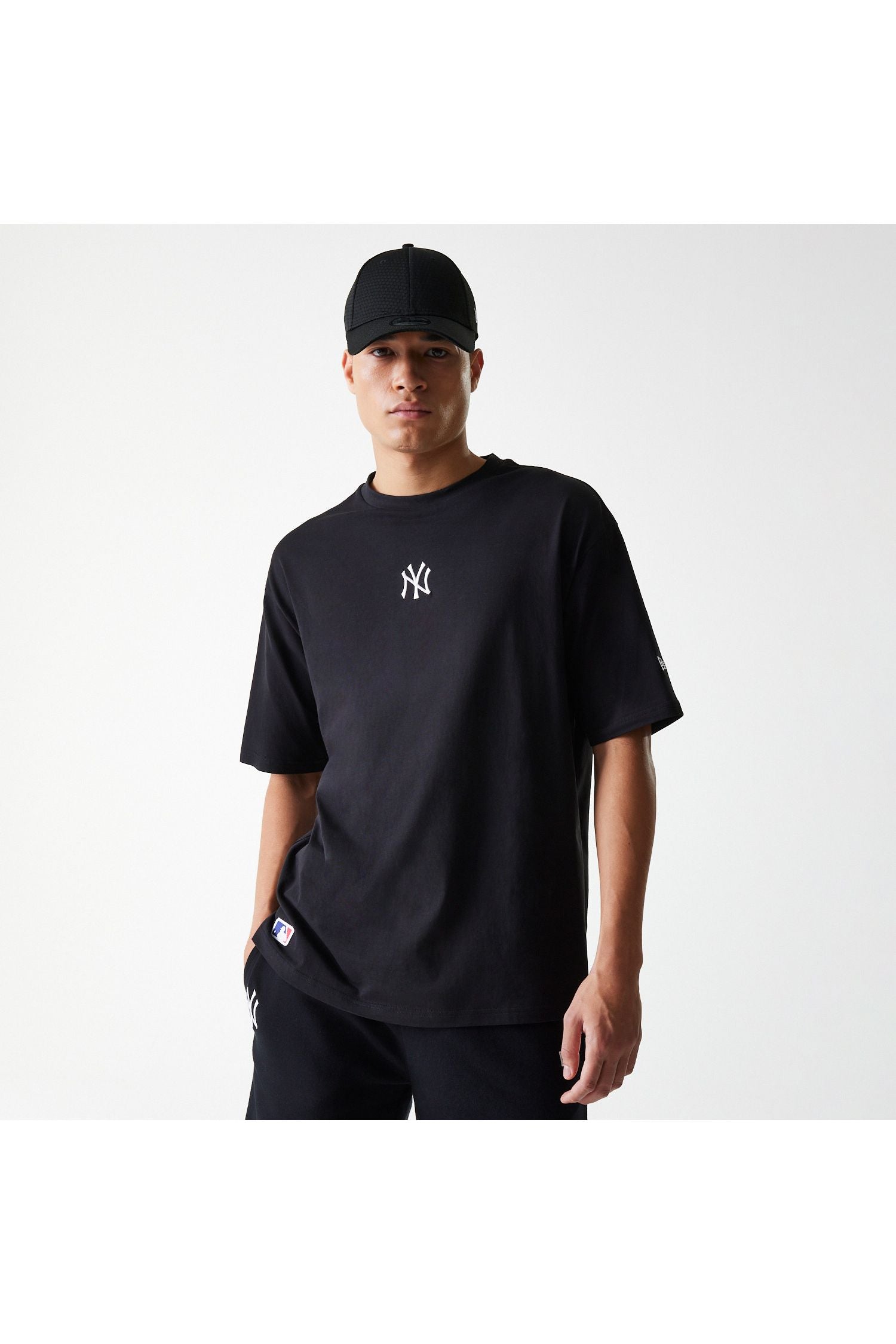 NOS MLB OS TEE BLK - Butterfly Sneakers