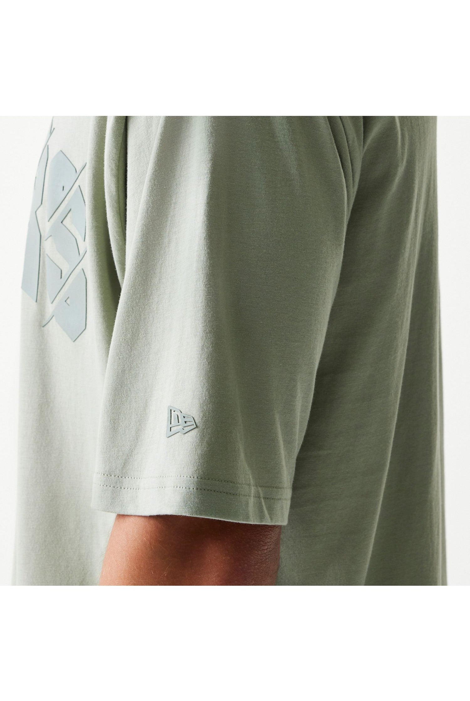 NBA CORE PLUS HD OS TEE LOSLAK חולצת טי שרט אוברסייז שרוול קצר - Butterfly Sneakers