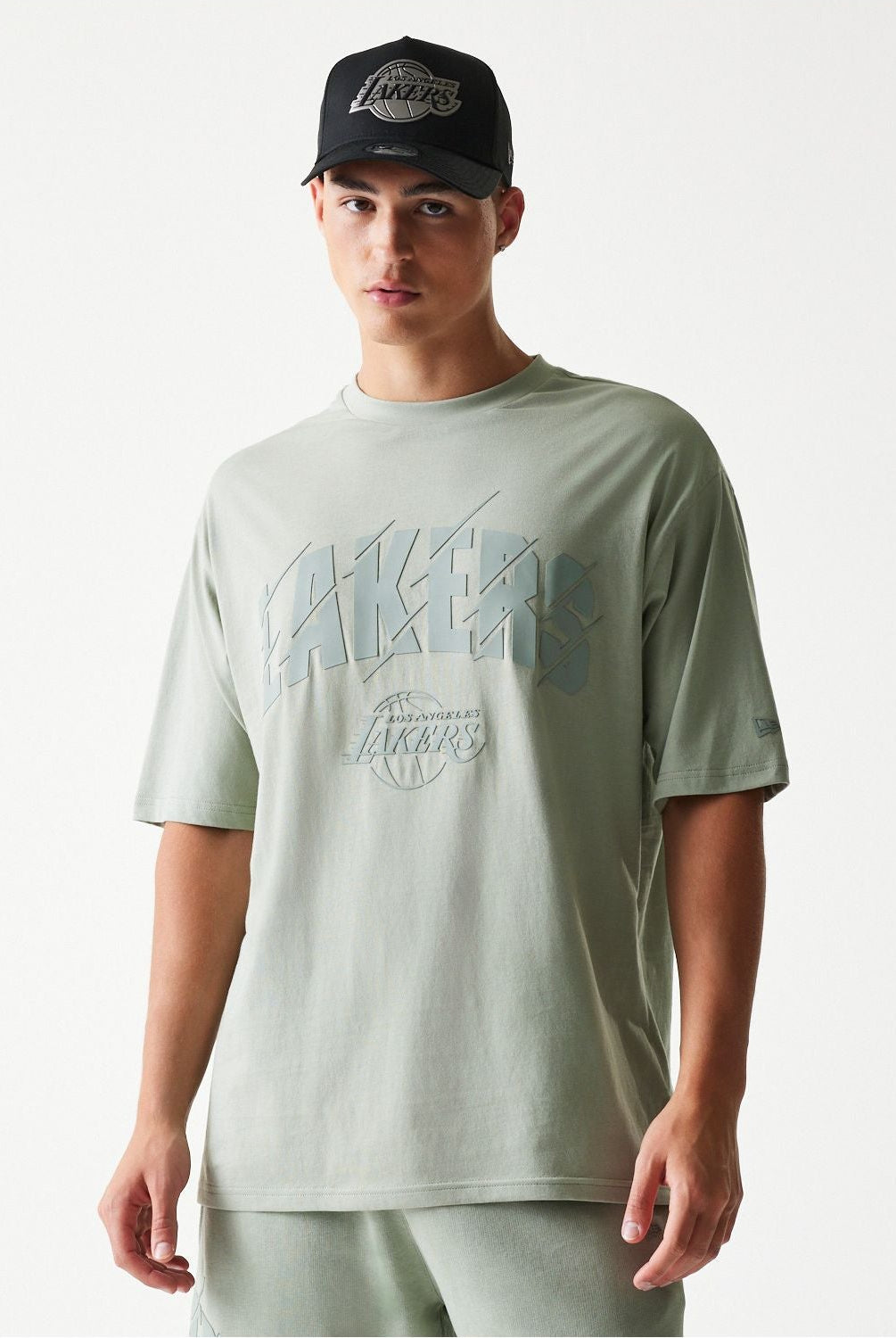 NBA CORE PLUS HD OS TEE LOSLAK חולצת טי שרט אוברסייז שרוול קצר - Butterfly Sneakers