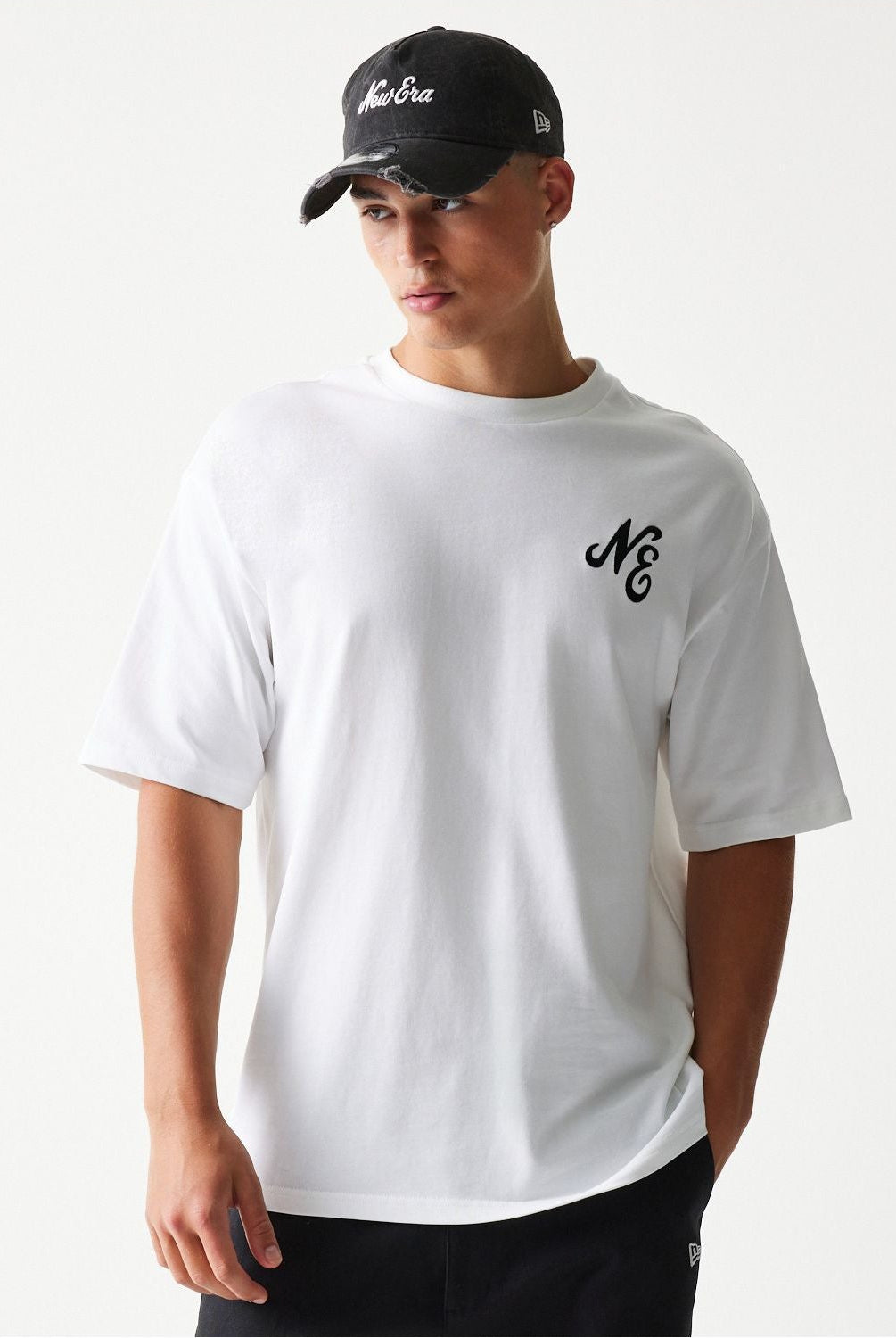 NE FLORAL GRPHC OS TEE NEWERA חולצת טי שרט אוברסייז שרוול קצר - Butterfly Sneakers