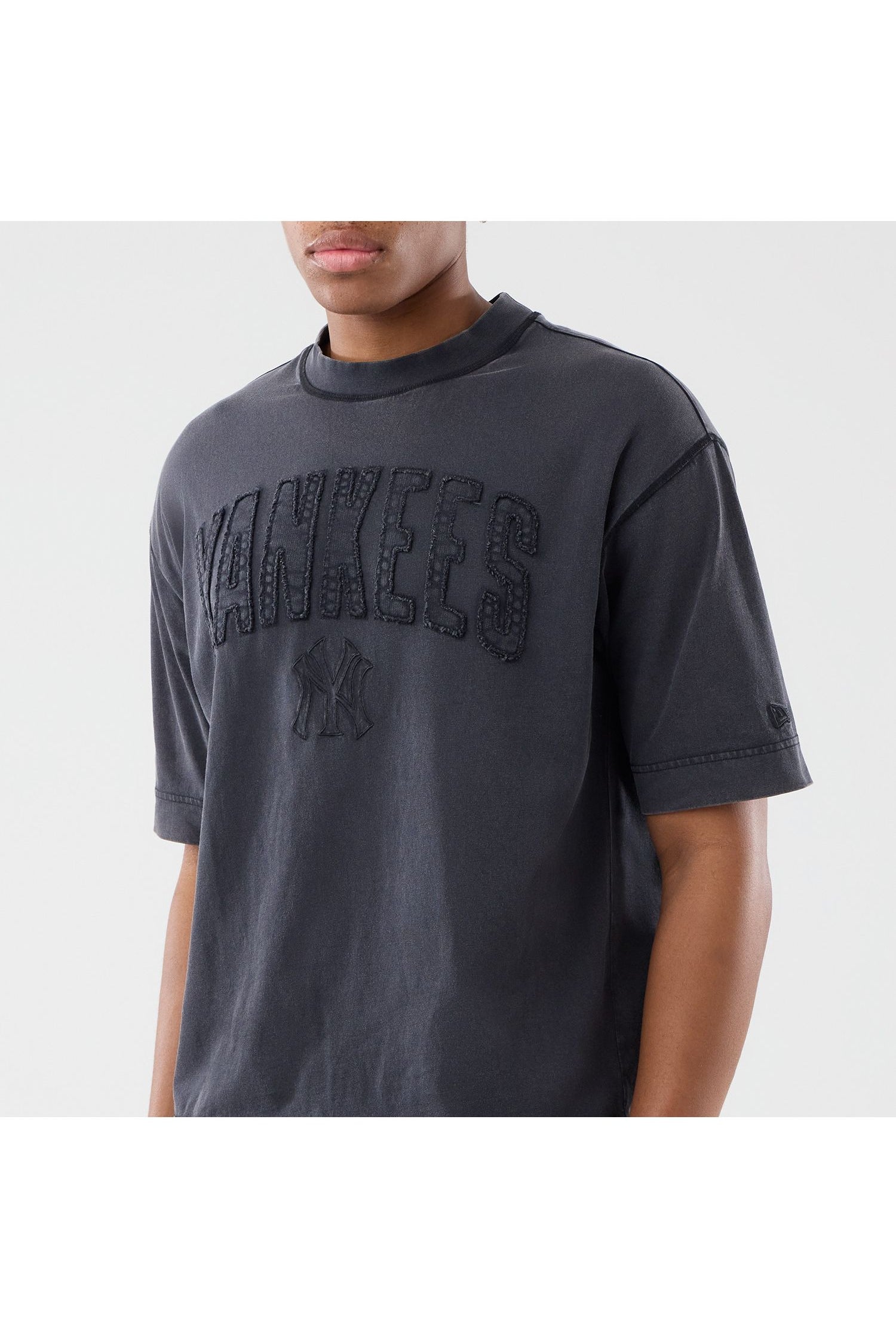 MLB WASHED BOXY TEE NEYYAN חולצת טי שרט בוקסי שרוול קצר - Butterfly Sneakers
