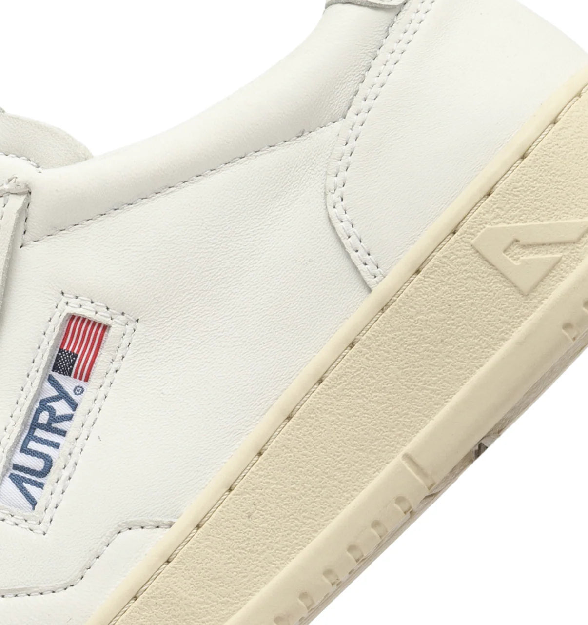 MEDALIST LOW SNEAKERS IN SUPER-SOFT WHITE NAPPA
