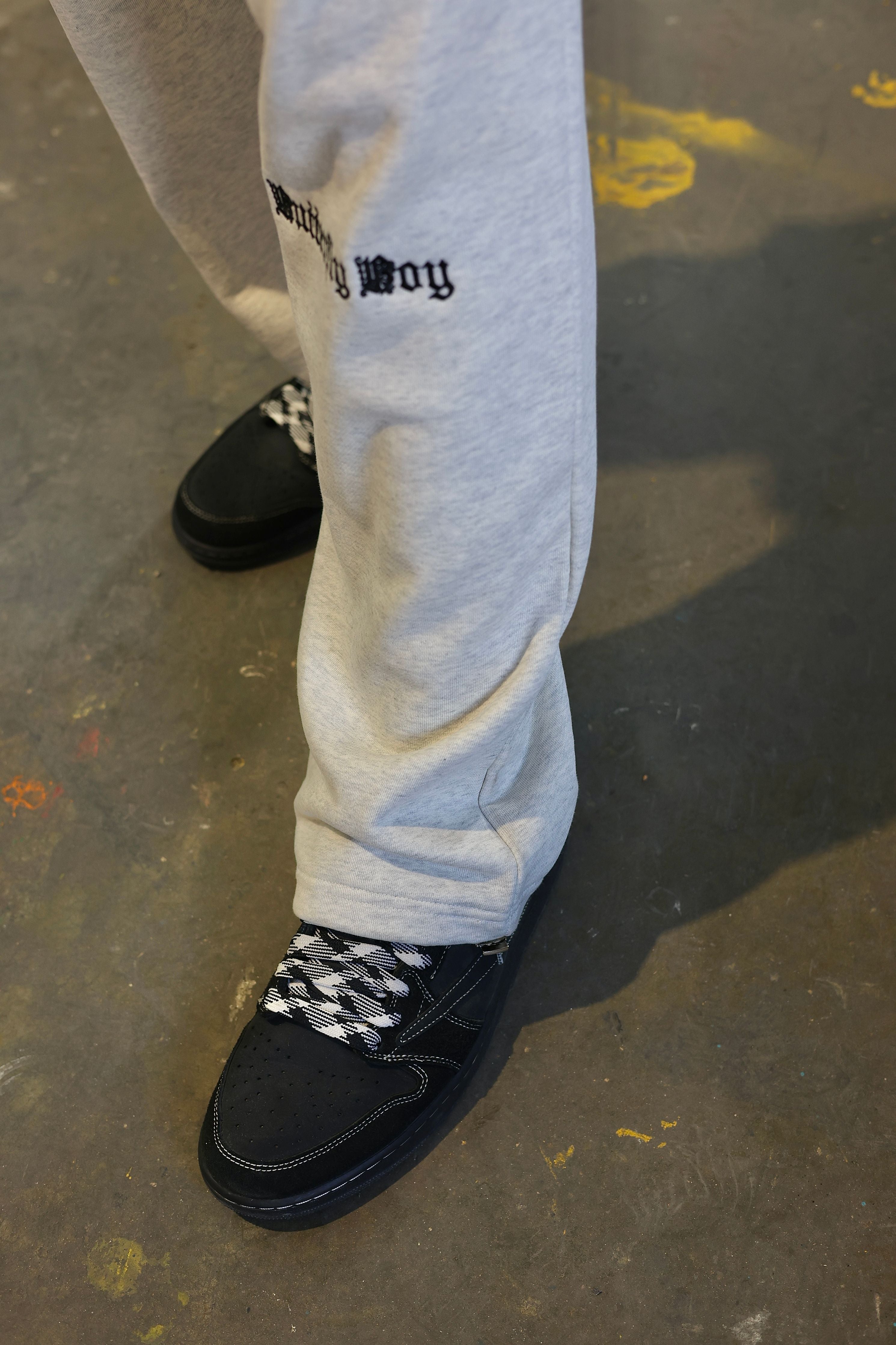 מכנסיים OS BUTTERFLY DRW עם רקמה - Butterfly Sneakers