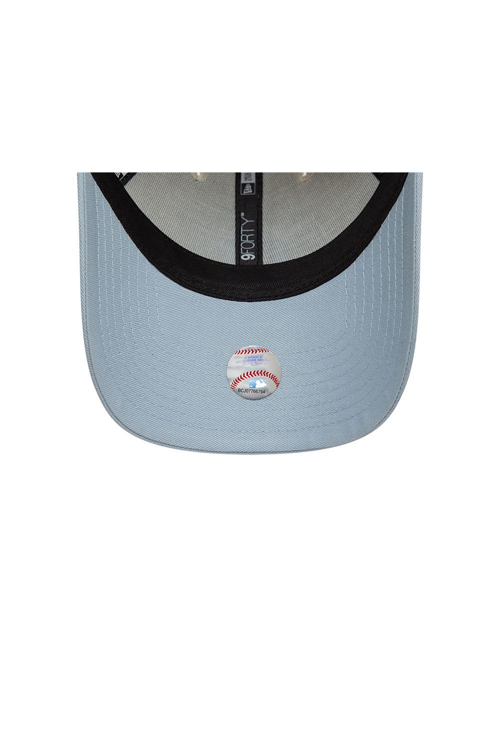 New York Yankees World Series Patch Cream 9FORTY Adjustable Cap - Butterfly Sneakers