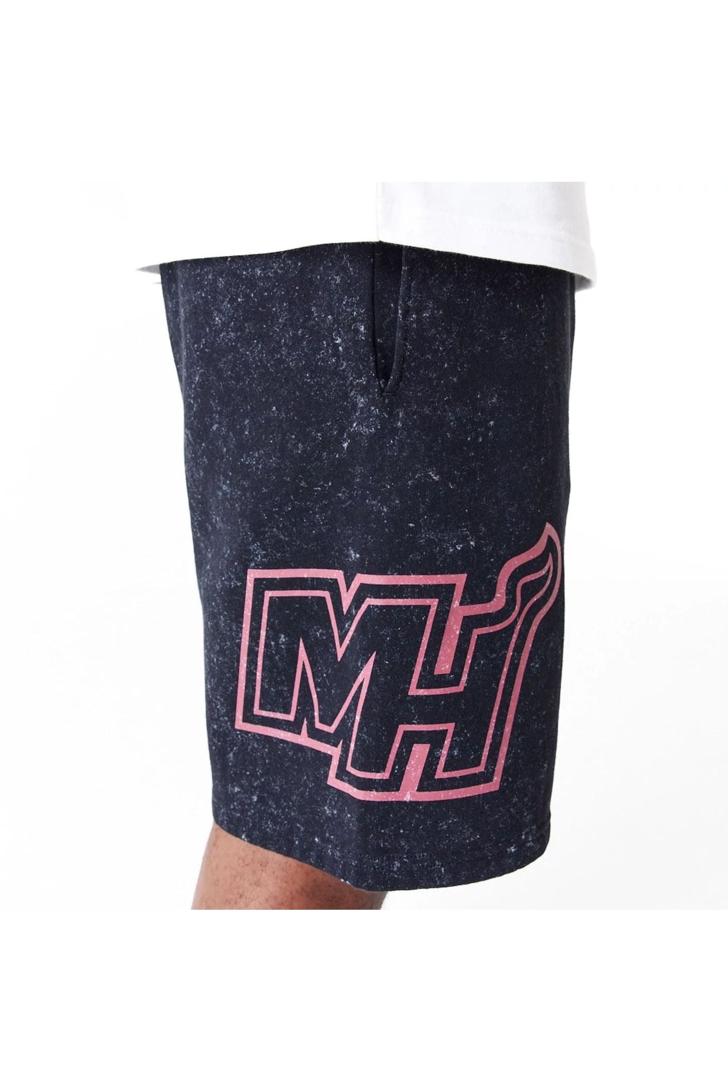 New Era Miami Heat NBA Washed Black Shorts - Butterfly Sneakers