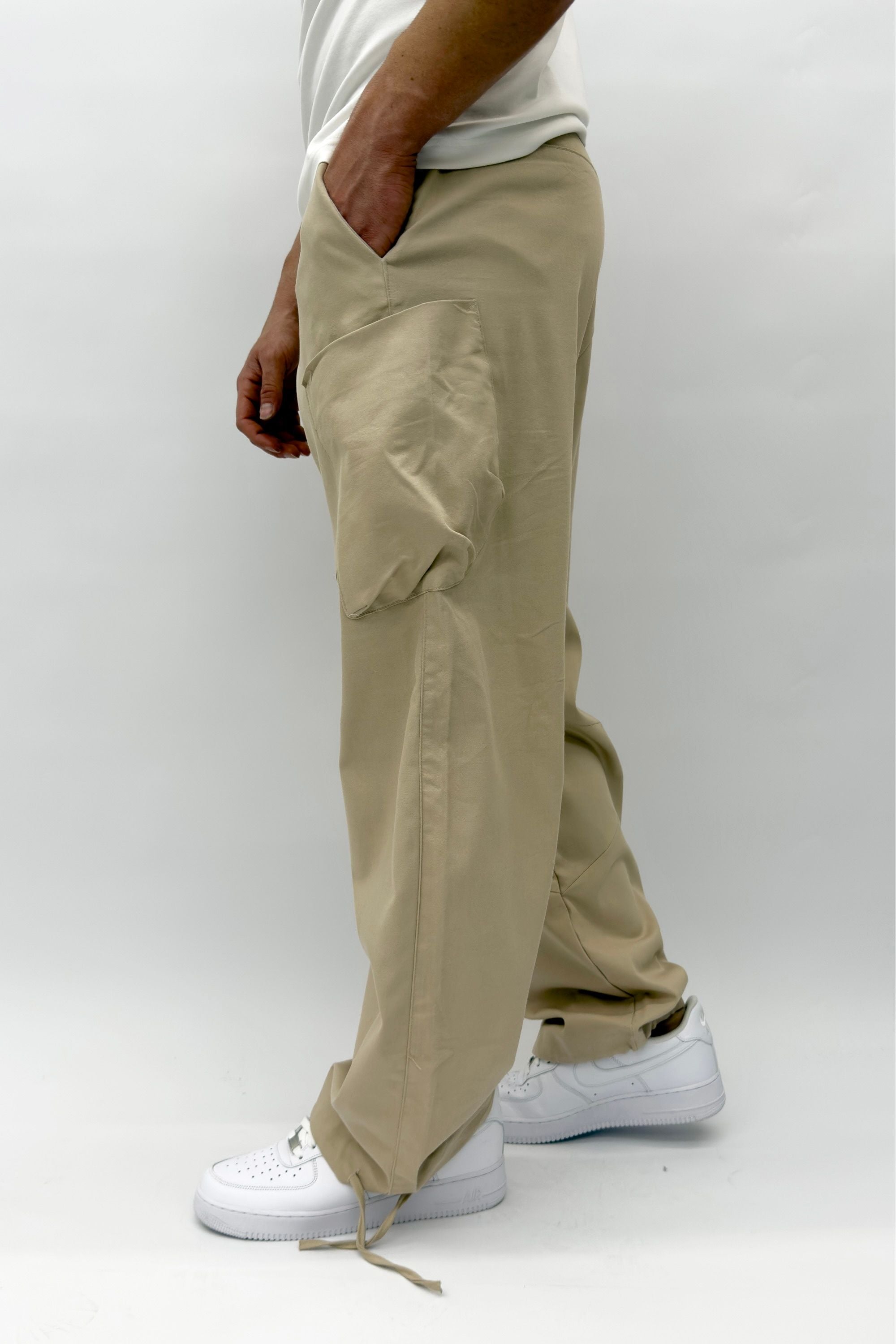 מכנס מבד כותנה עם כיסים בז - Butterfly Sneakers