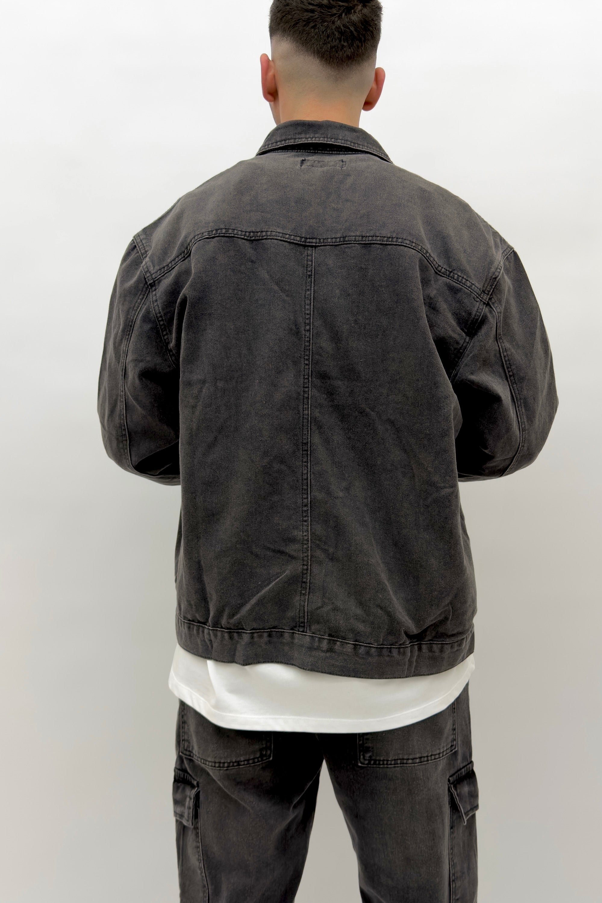 ג'קט גינס בגזרת אובר סייז - Butterfly Sneakers