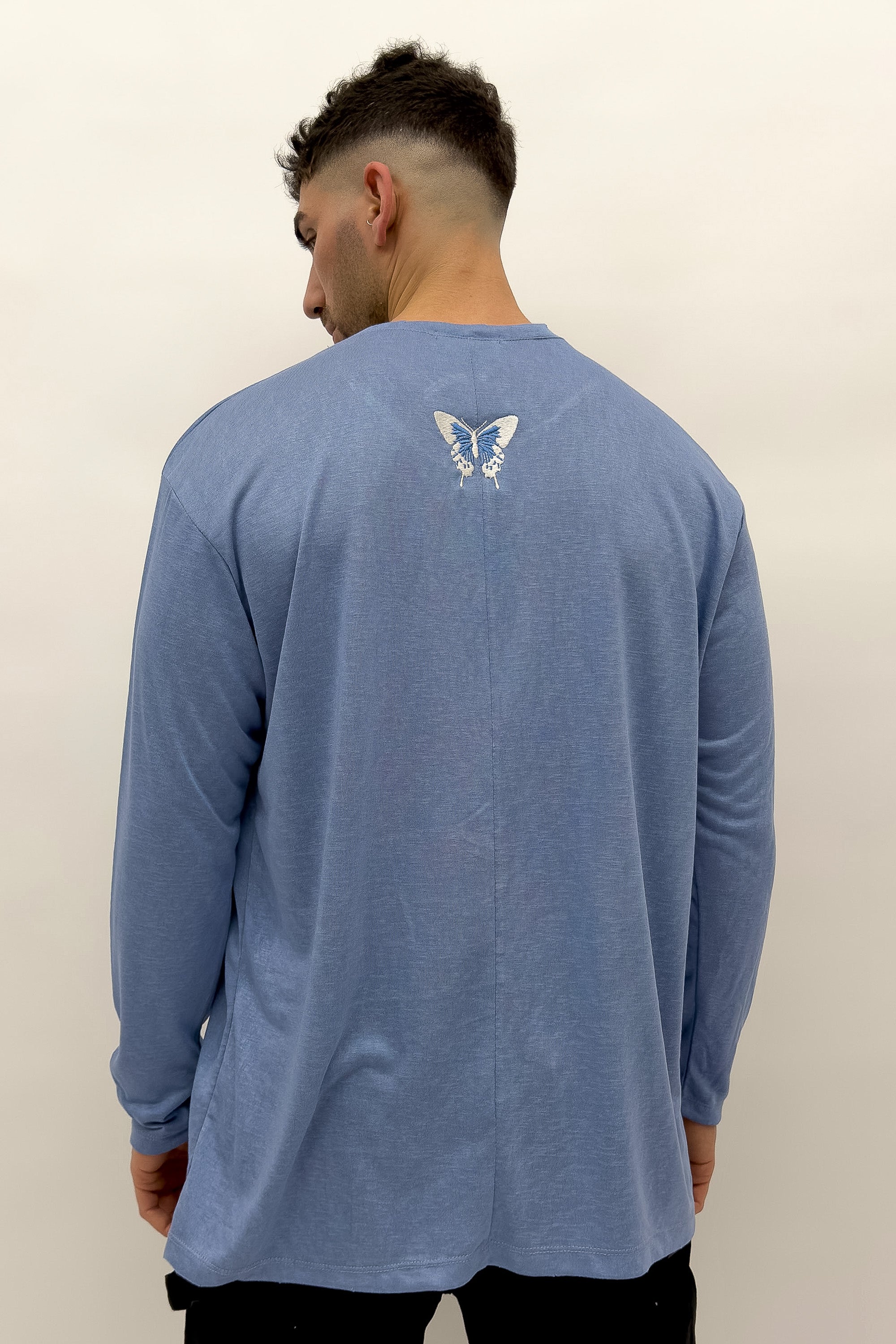 חולצת פשתן שרוול ארוך - Butterfly Sneakers