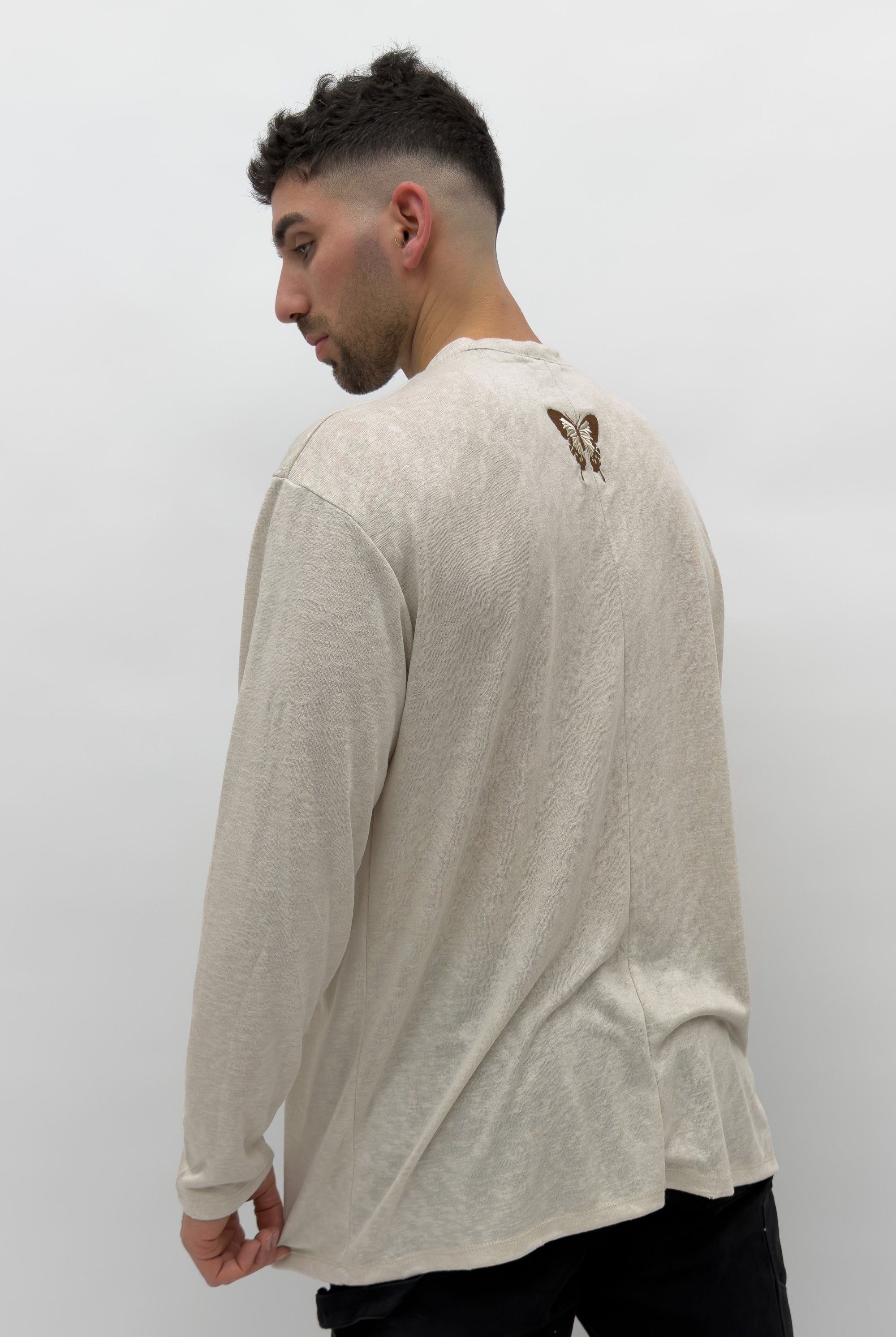 חולצת פשתן שרוול ארוך - Butterfly Sneakers
