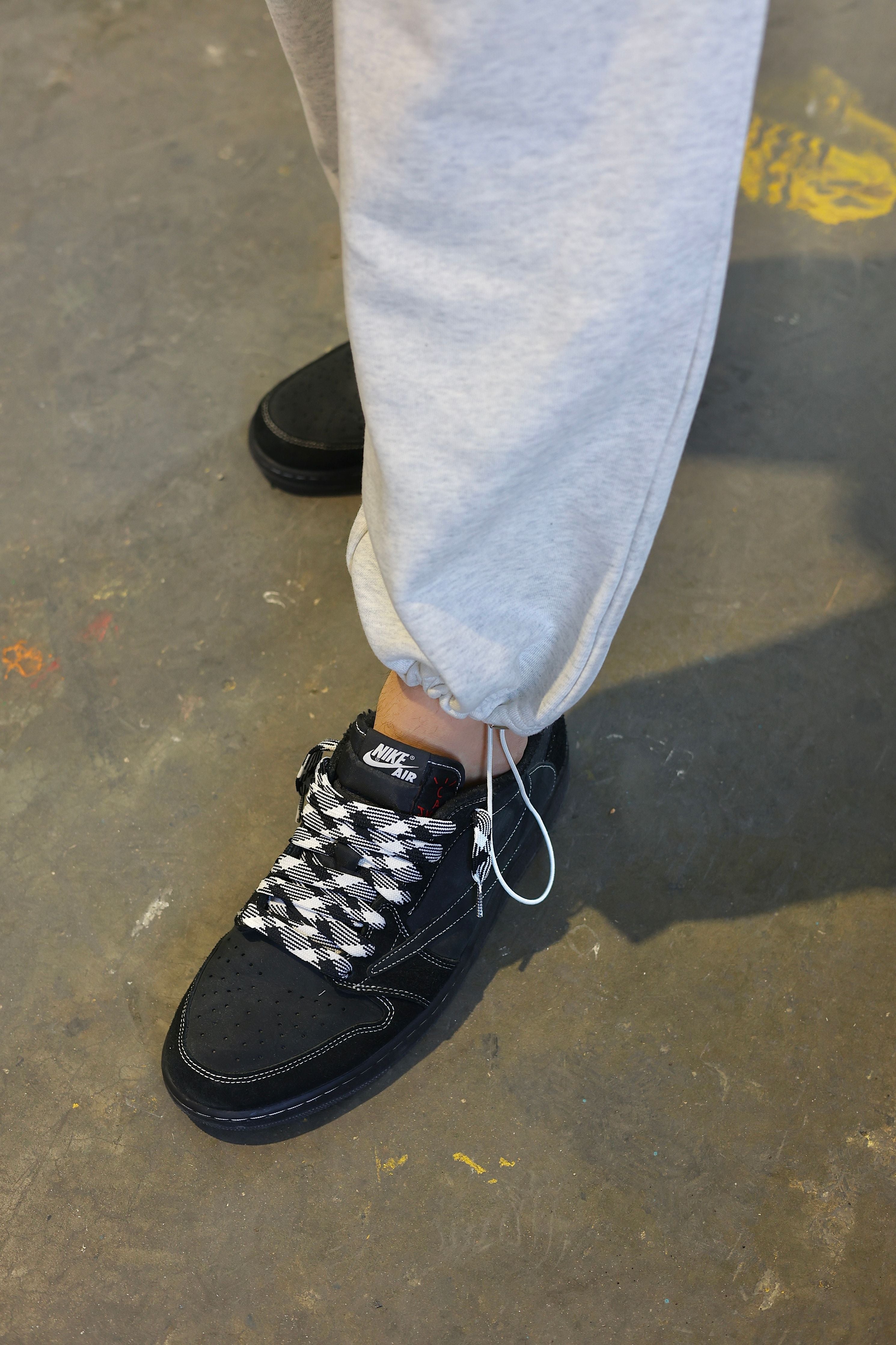 מכנסיים OS BUTTERFLY DRW עם רקמה - Butterfly Sneakers