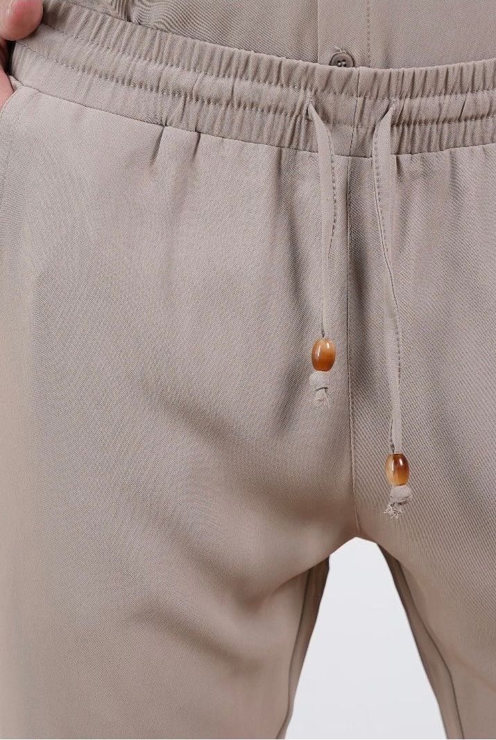 Elegant New York Pants - Beige - Butterfly Sneakers