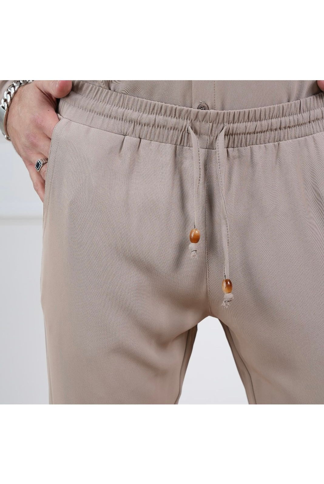 Elegant New York Pants - Beige - Butterfly Sneakers