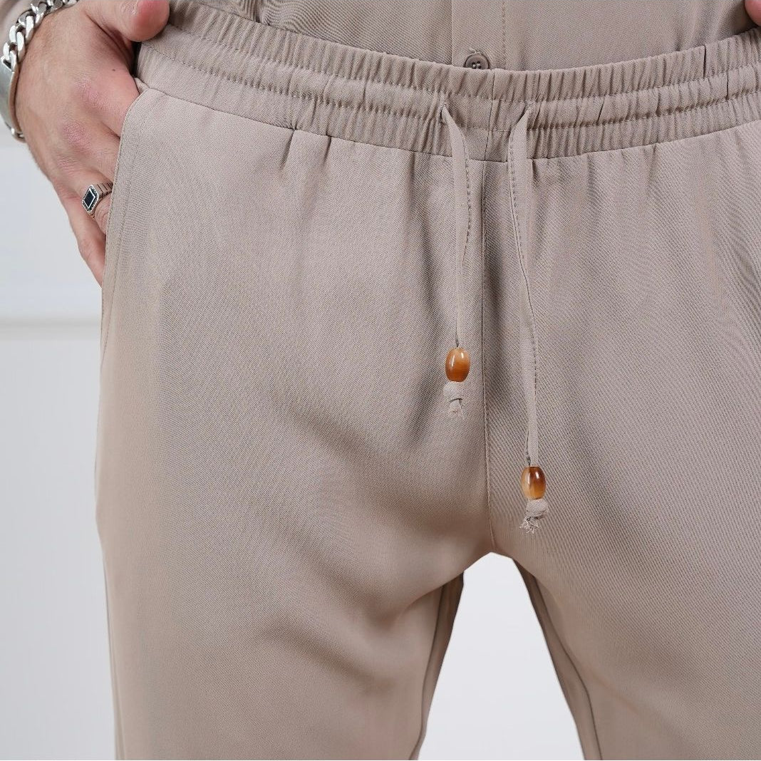 Elegant New York Pants - Beige - Butterfly Sneakers
