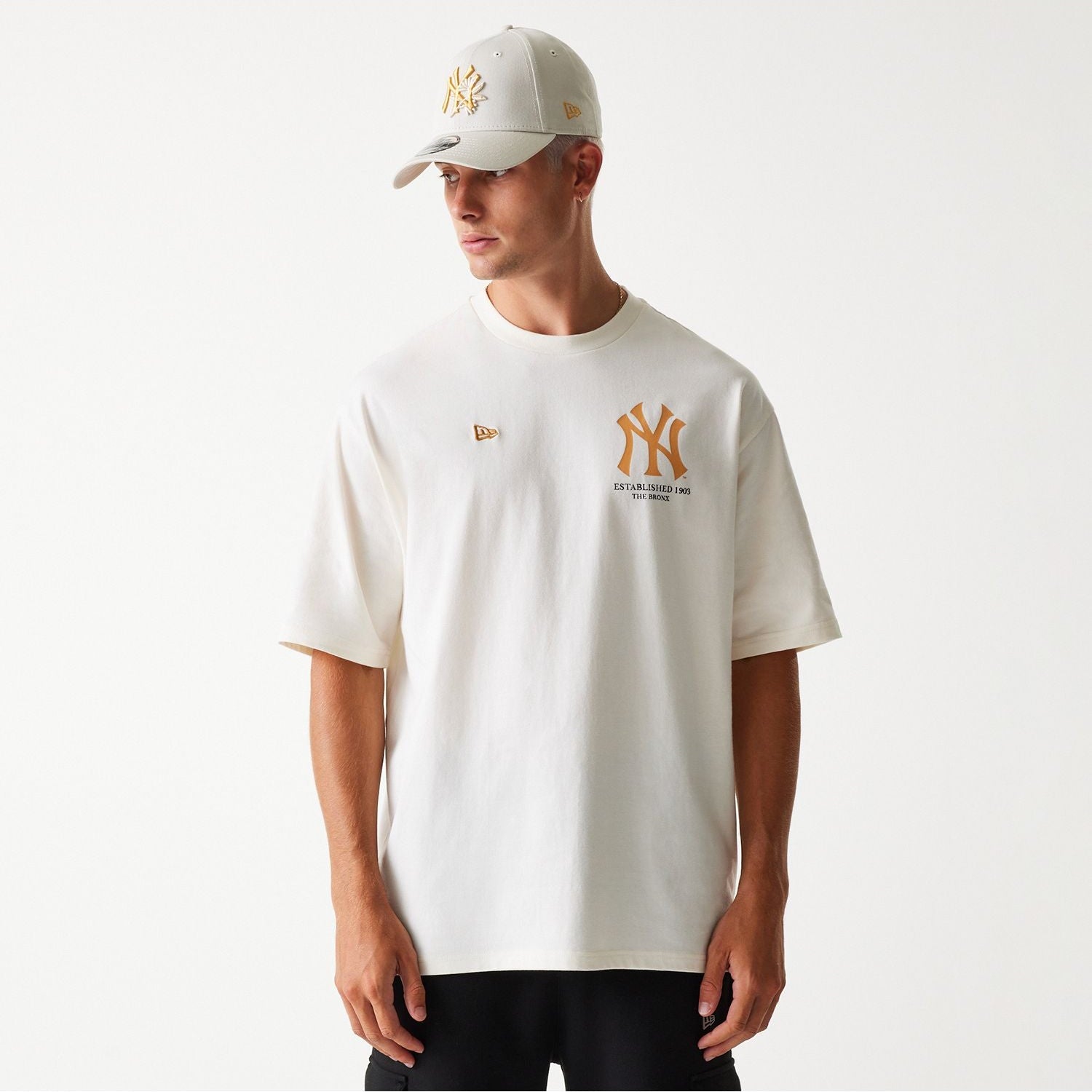 MLB חולצת טי שרט שרוול קצר שמנת - Butterfly Sneakers
