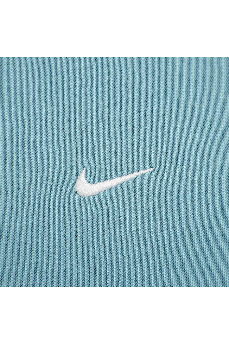 Nike Solo Swoosh
Men's Fleece Pullover Hoodie - Butterfly Sneakers