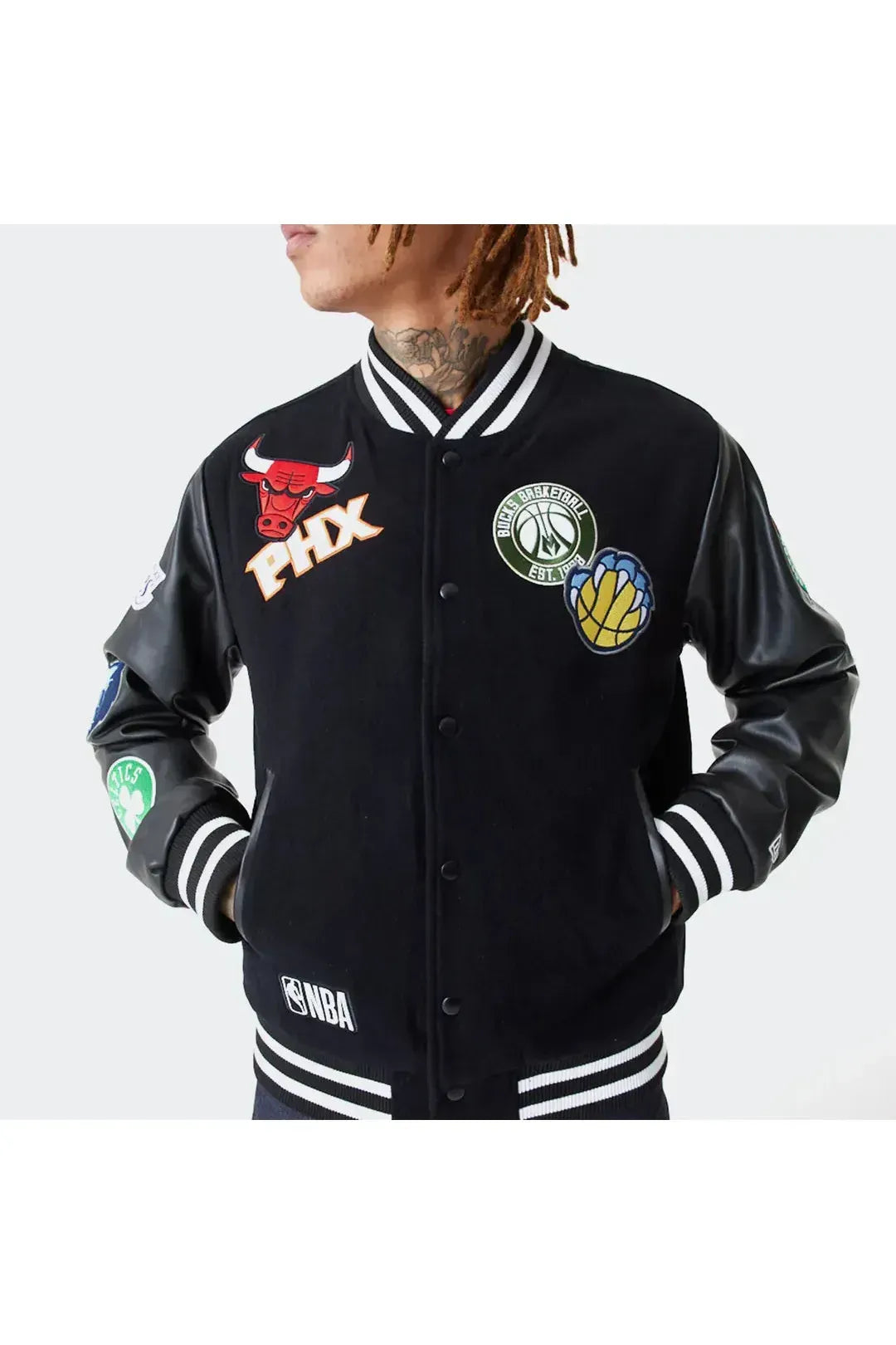 NBA BADGE VARSITY JACKET
New era - Butterfly Sneakers
