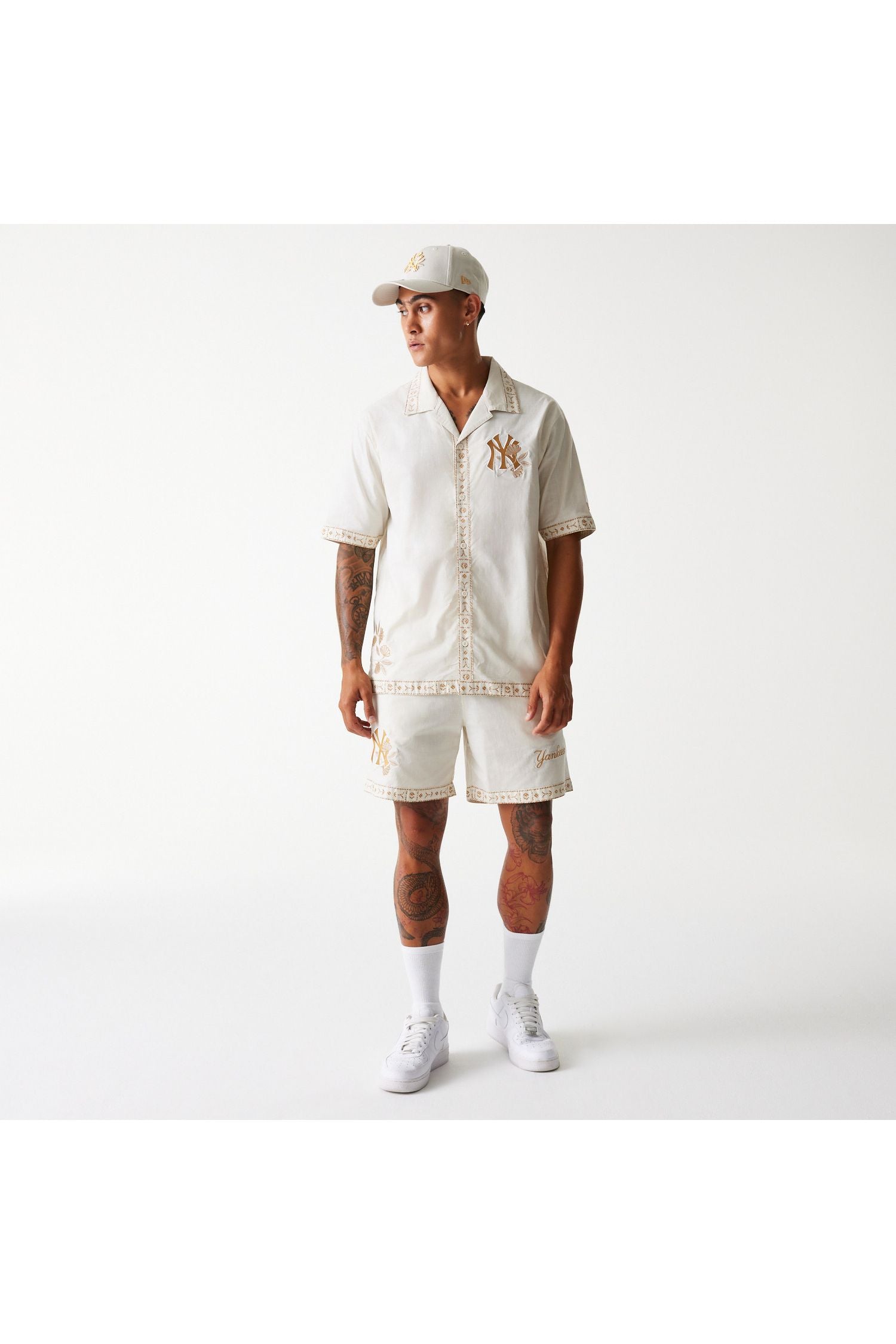 New York Yankees MLB Taping חולצה מכופתרת שרוול קצר - Butterfly Sneakers