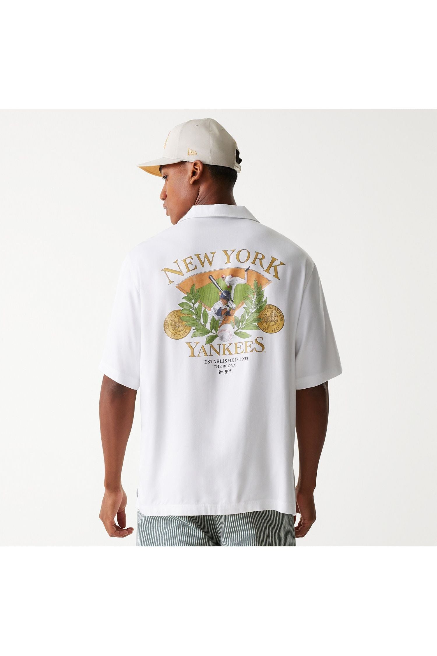 New York Yankees MLB Graphic White Revere חולצת טי שרט מכופתרת - Butterfly Sneakers