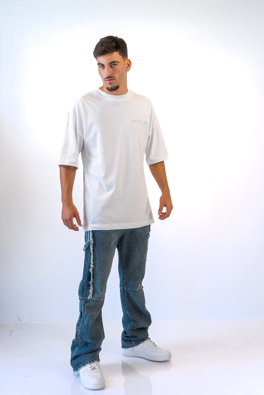 גינס גזרת WIde Leg בשילוב קרעים וסיומת רוכסן