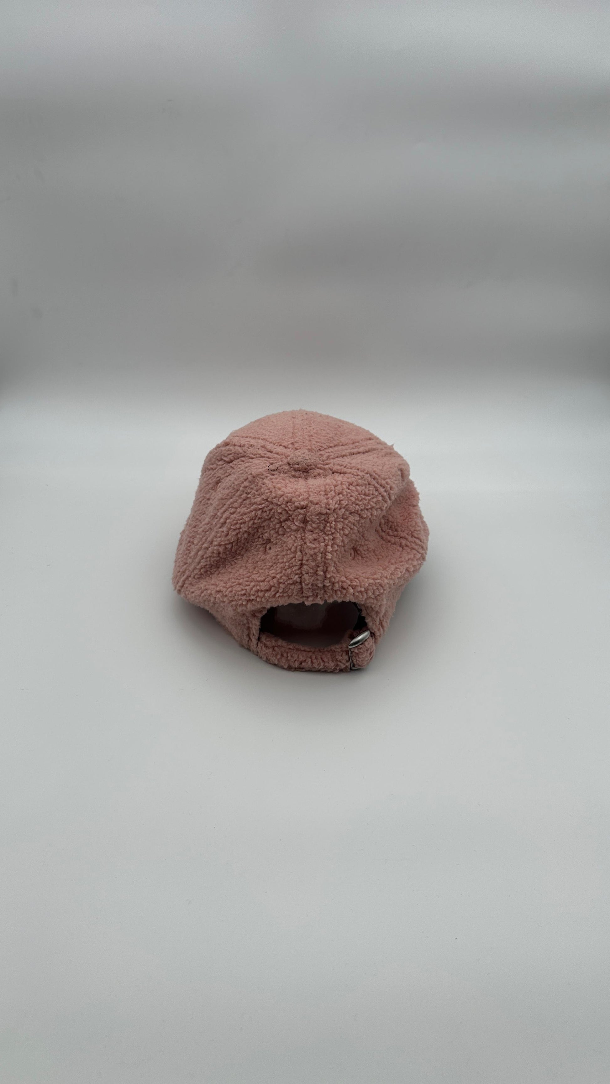 New Era 9Forty cap in pink teddy with tonal NEW YORK - Butterfly Sneakers