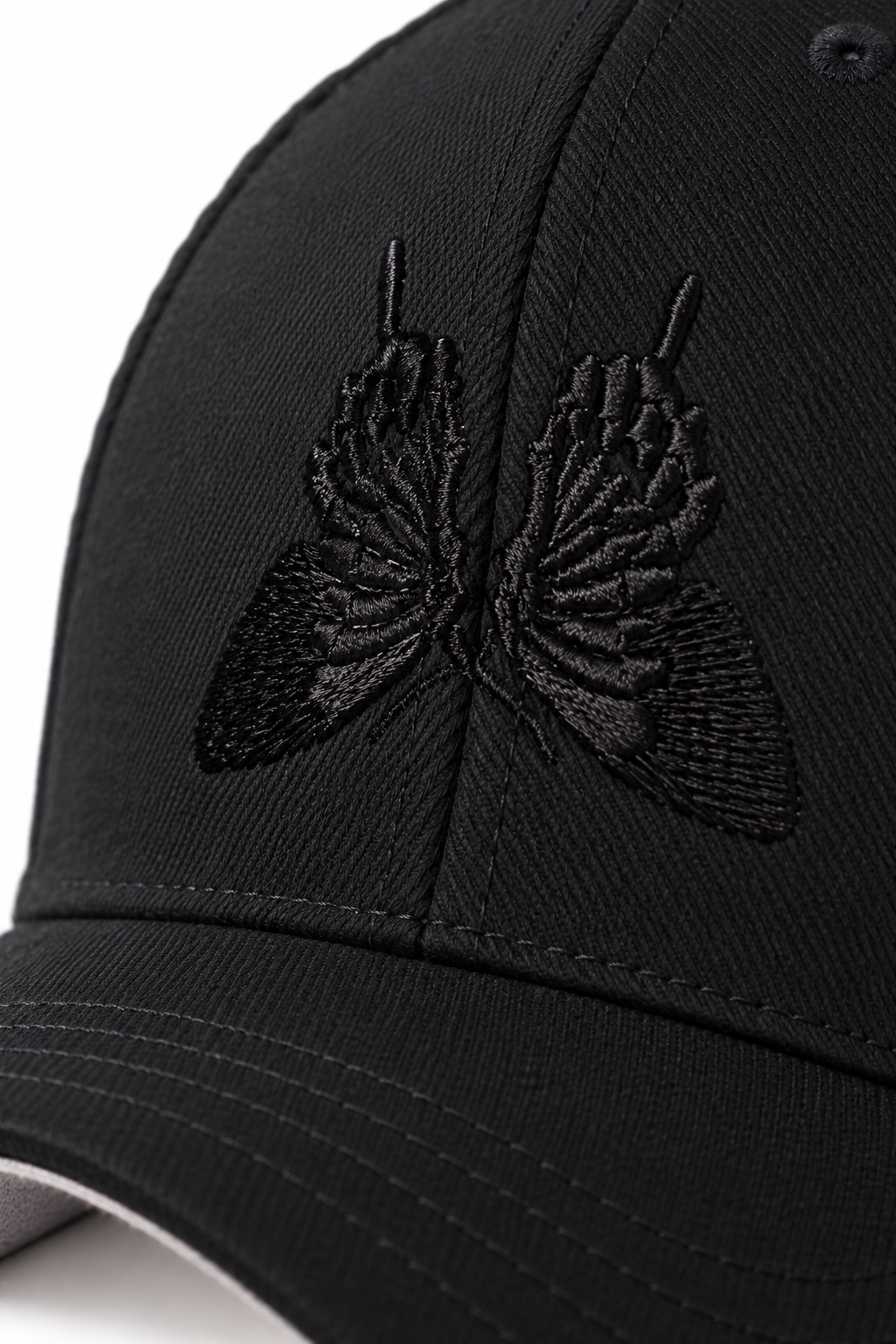 Butterfly Boy — FLIP BLACK 1 — תקריב רקמה