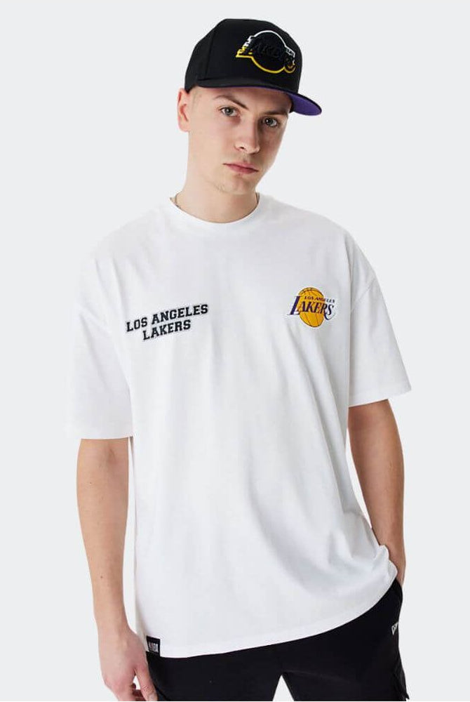 NBA LARGE GRPHC BP OS TEE LOS ANGELS LAKERS - Butterfly Sneakers