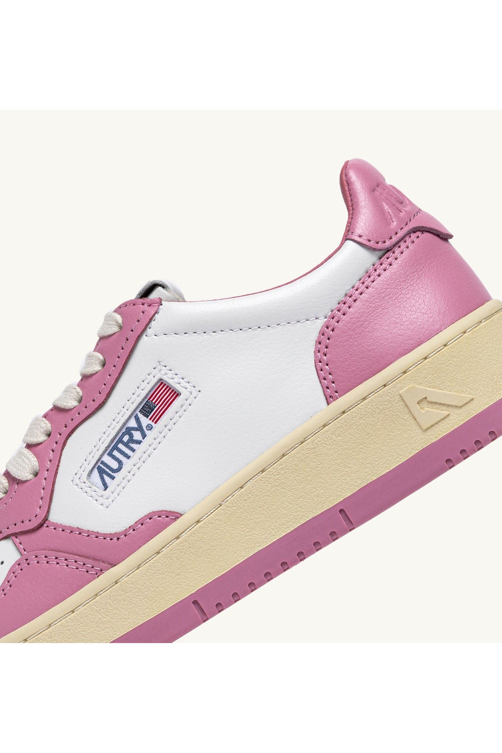 WHITE & PINK LETAHER סניקרס - Butterfly Sneakers