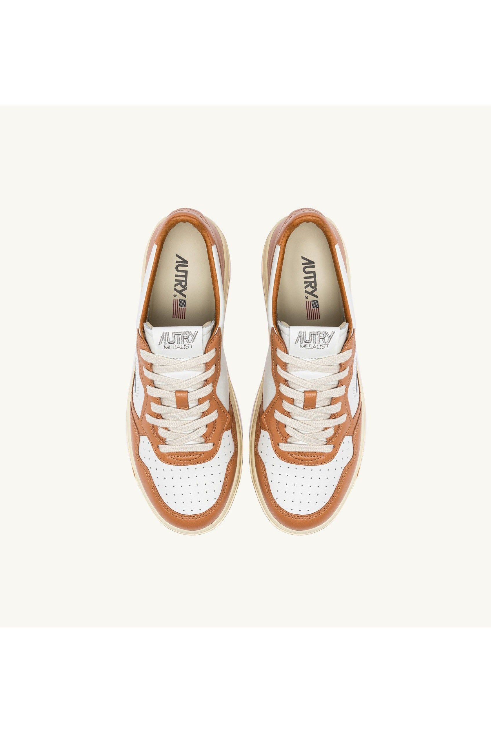 MEDALIST LOW BICOLOR SNEAKERS IN WHITE AND SAND STORM LEATHER - Butterfly Sneakers