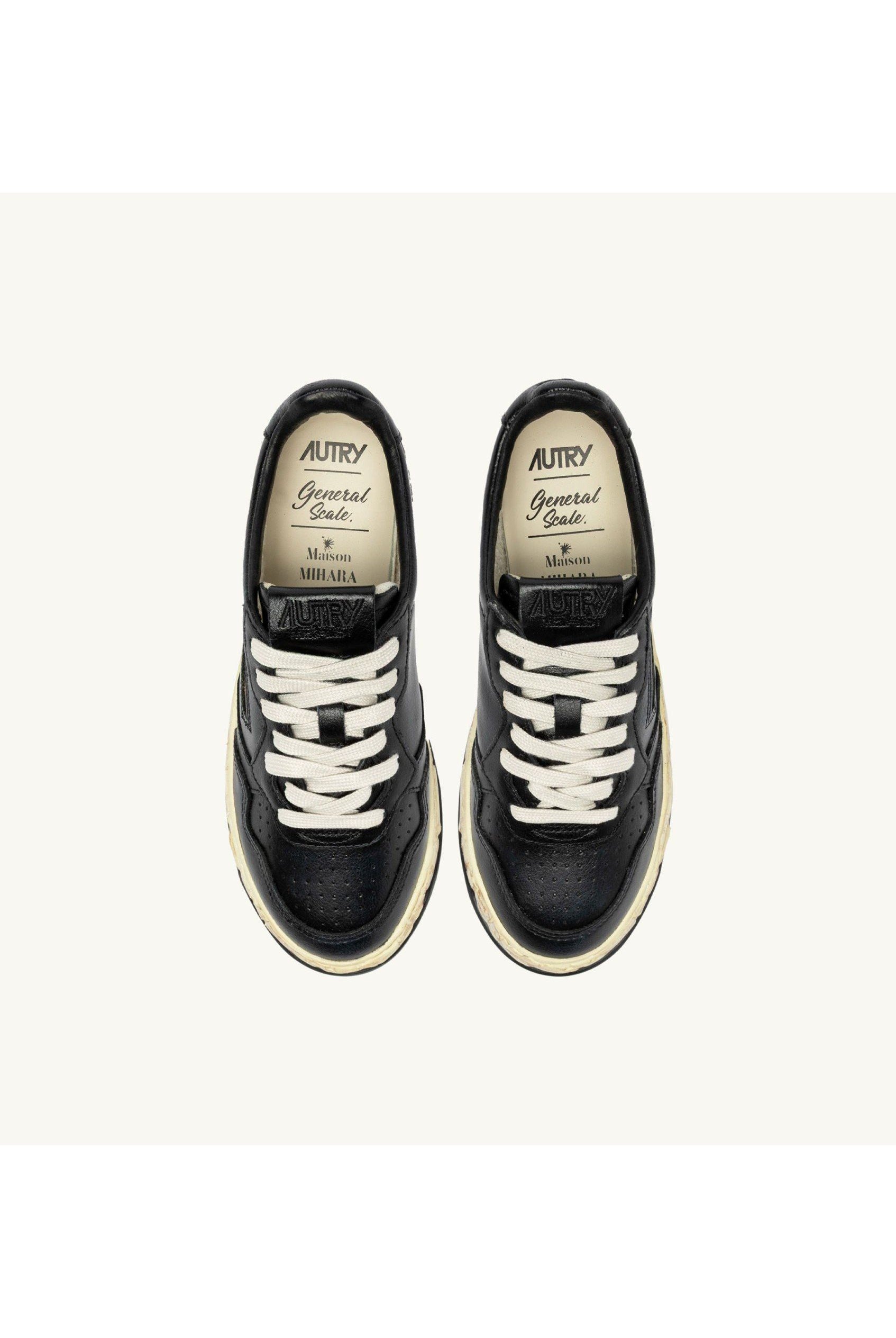 AUTRY X MAISON MSUPVINT LOW MAN MIHARA YASUHIRO BLACK - Butterfly Sneakers