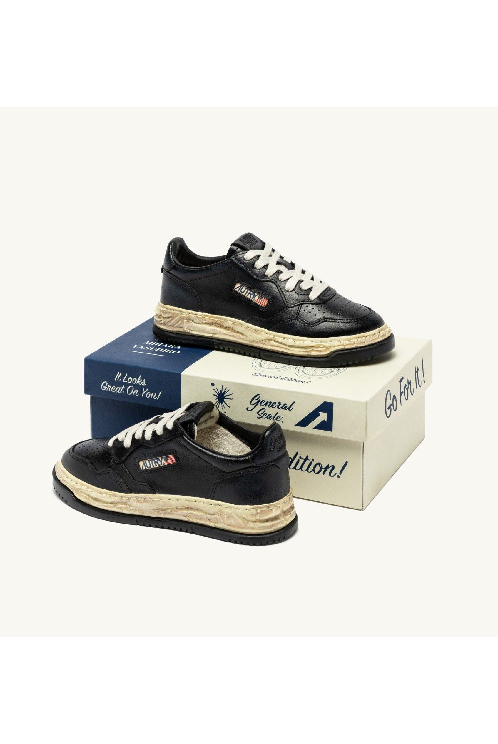 AUTRY X MAISON MSUPVINT LOW MAN MIHARA YASUHIRO BLACK - Butterfly Sneakers