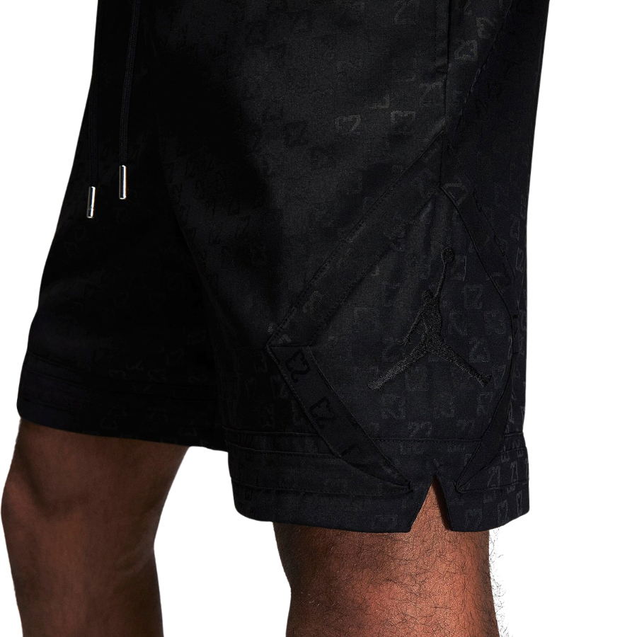 Jordan Essentials
Men's Diamond Shorts