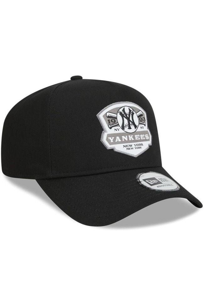 כובע מצחייה NE - Butterfly Sneakers