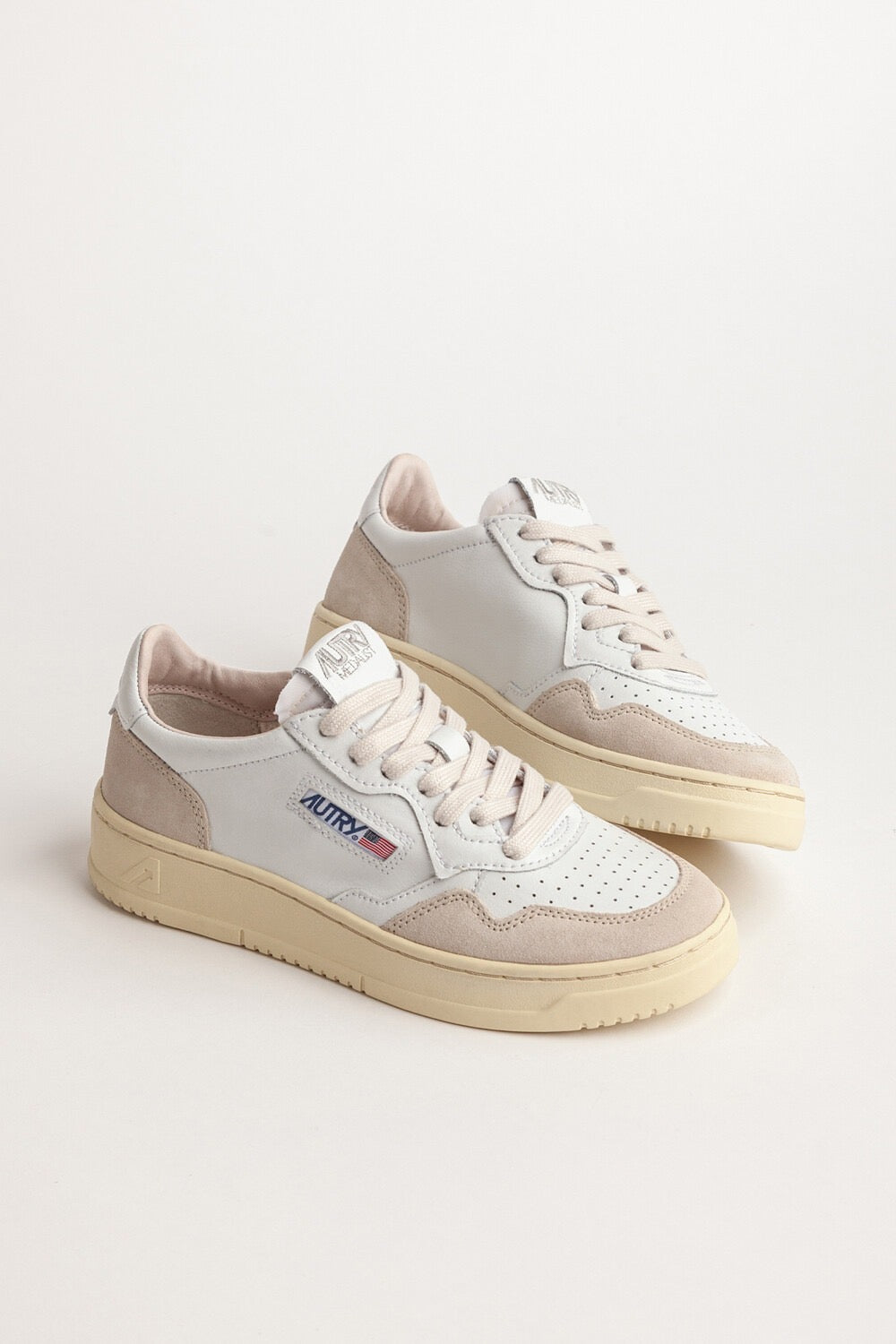 MEDALIST LOW SNEAKERS IN WHITE LEATHER AND BEIGE SUEDE - Butterfly Sneakers