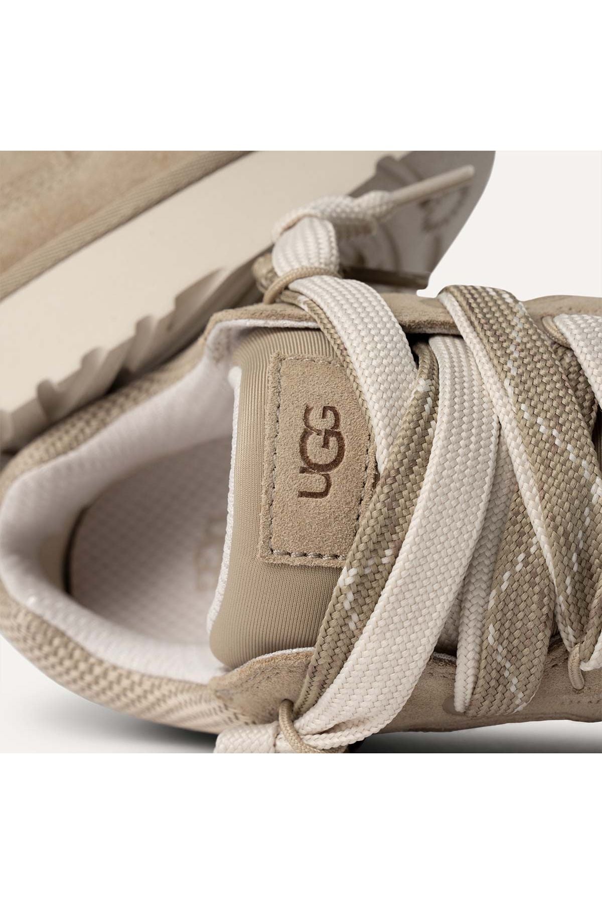סניקרס לואמל בז UGG - Butterfly Sneakers